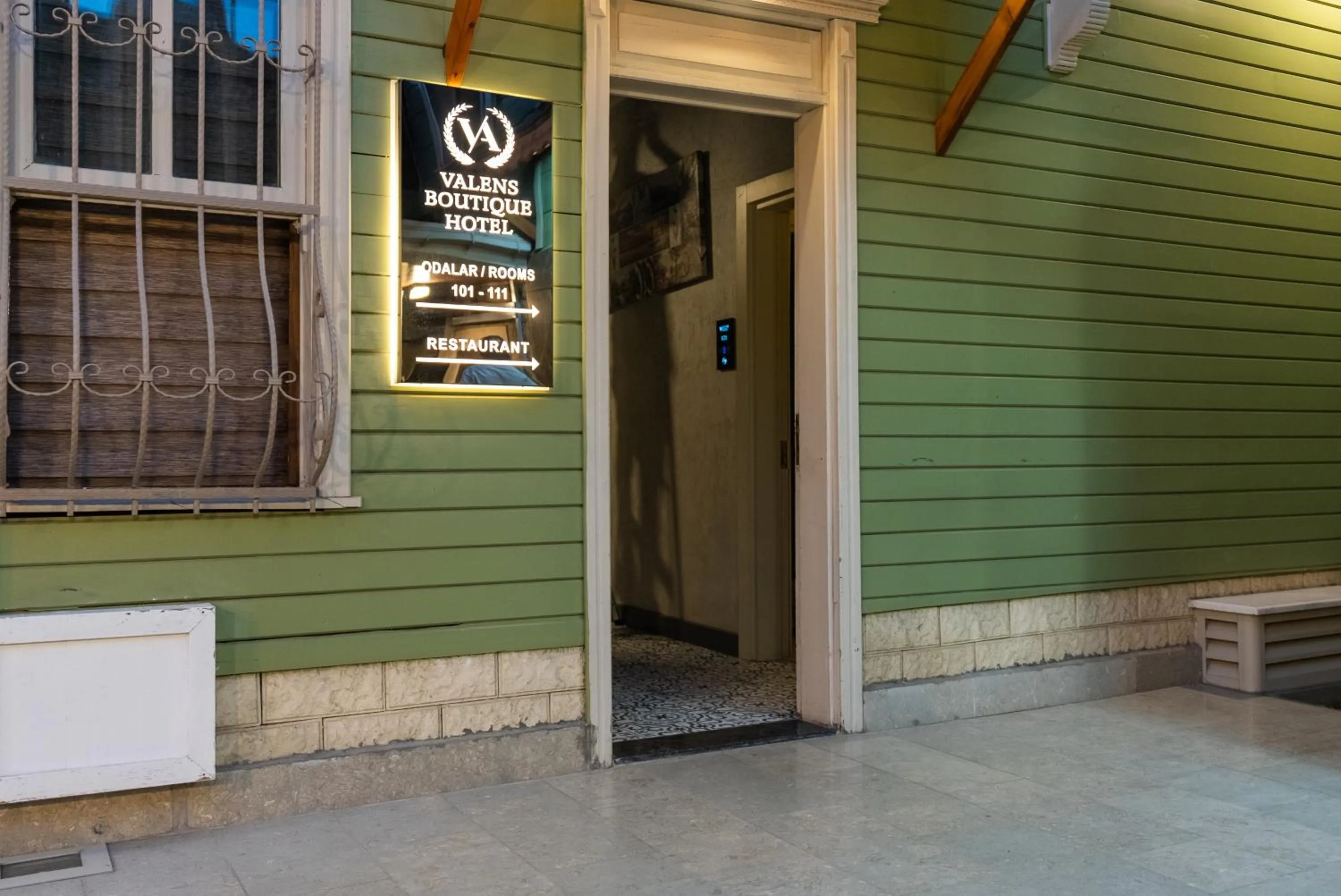 Logo/Certificate/Sign in Valens Boutique Hotel