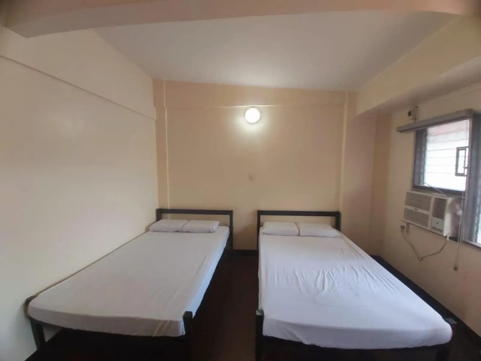 Standard Twin Room in OYO 916 Angel's Boardrooms Standard Twin Room in OYO 916 Angel's Boardrooms