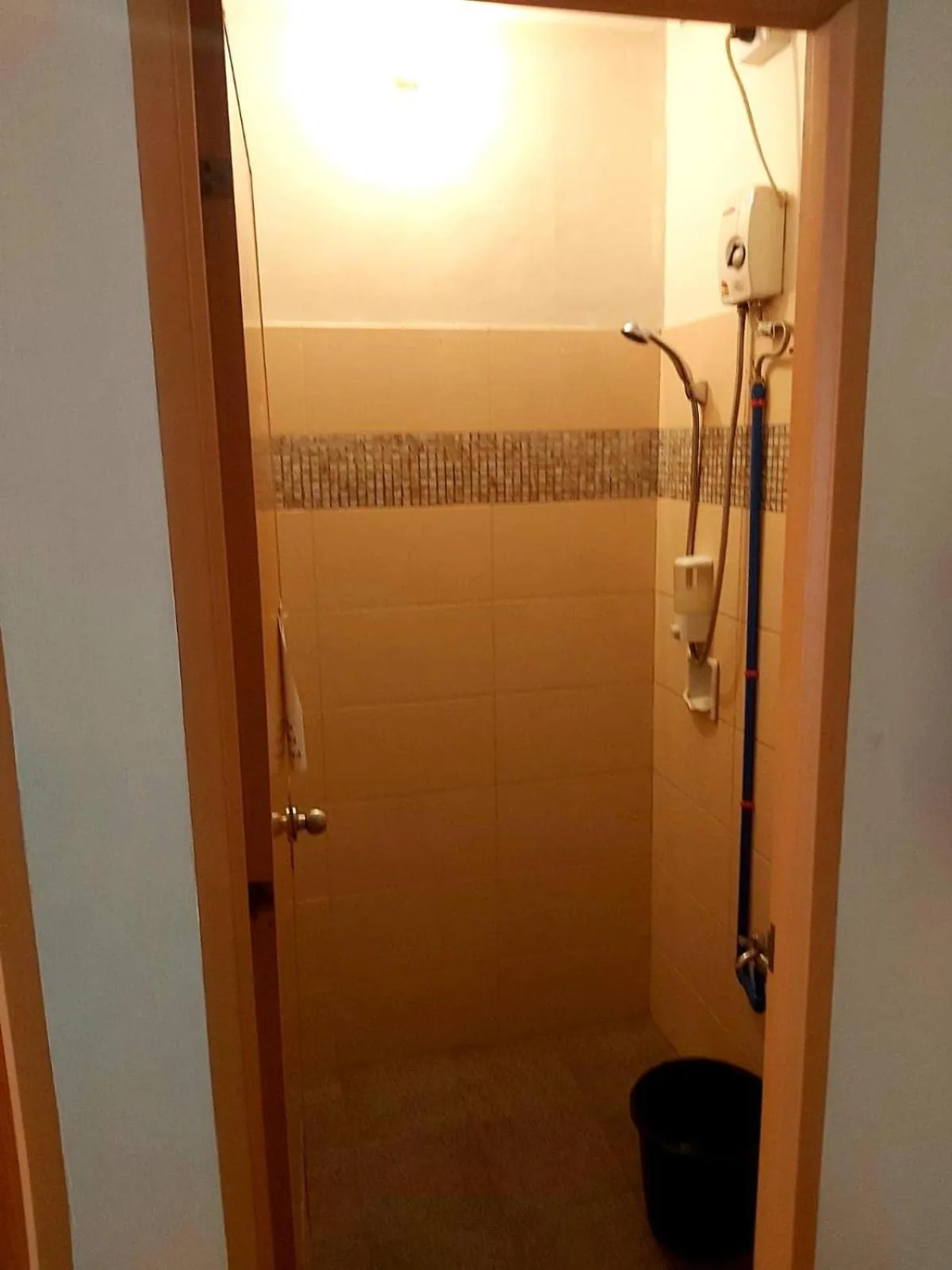 Bathroom in OYO 916 Angel's Boardrooms