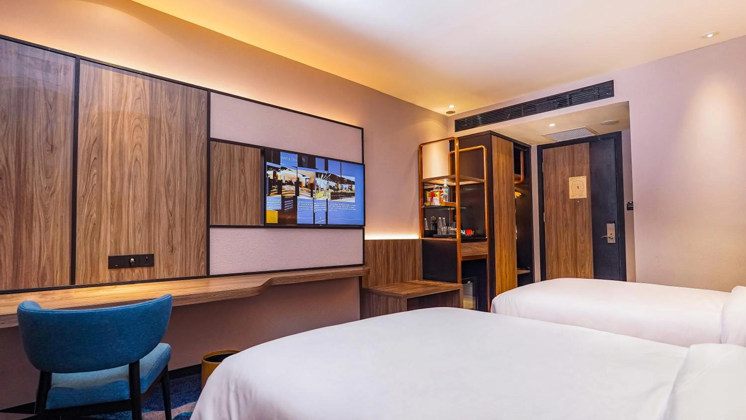 hair dresser, Bed in FUGO Hotel Samarinda