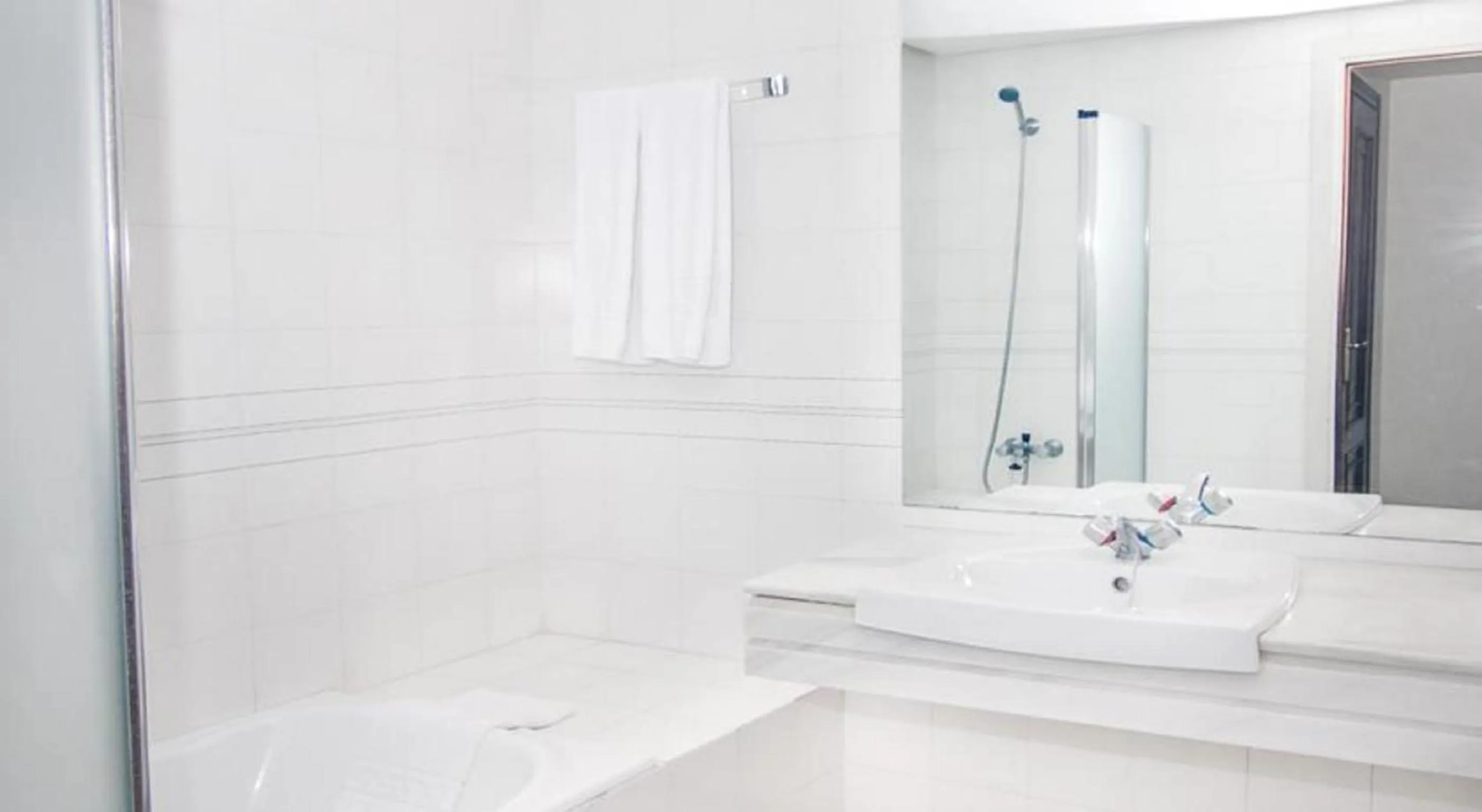 Bathroom in Park Plaza Suites Apartamentos