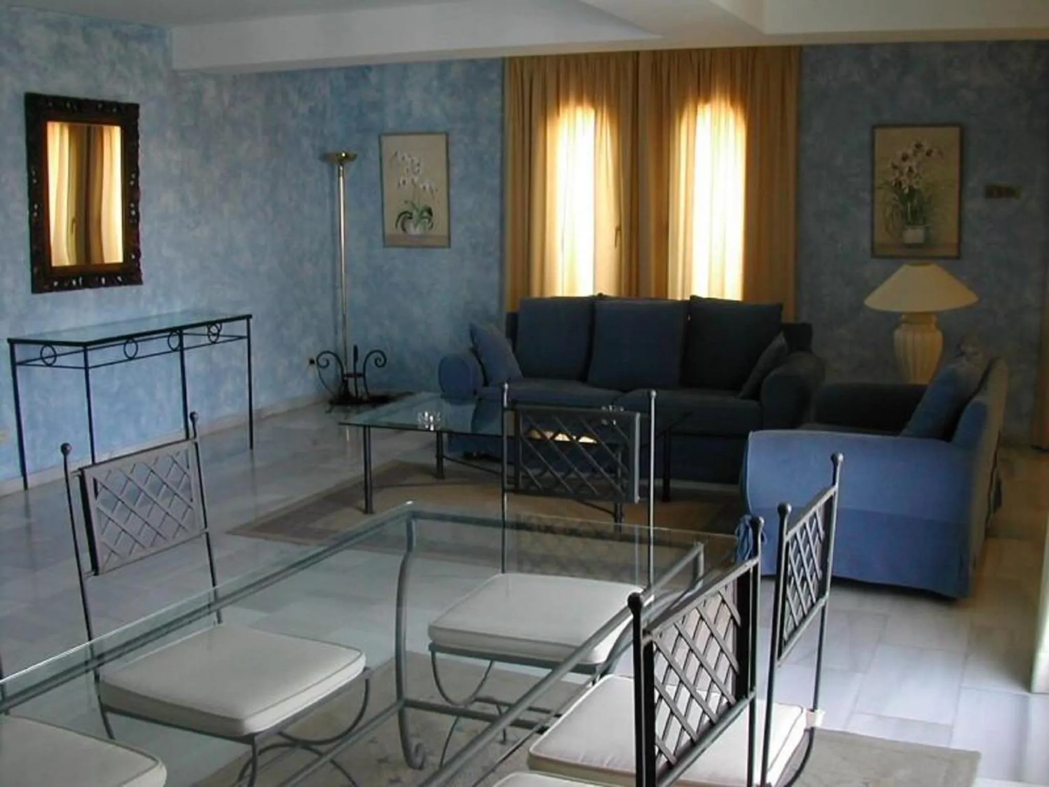 Living room in Park Plaza Suites Apartamentos