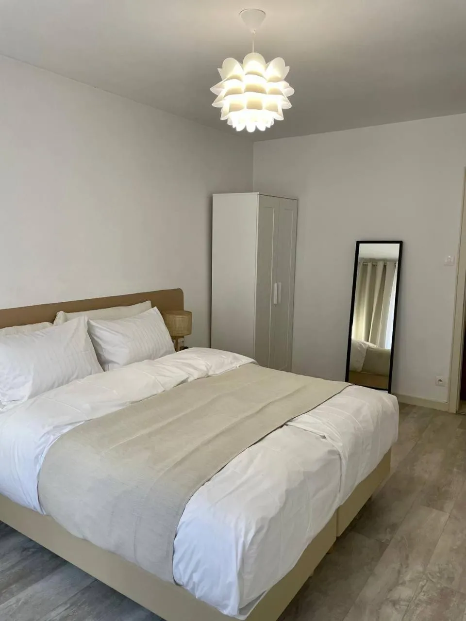 Photo of the whole room, Bed in Cozy Appartement Halles Strasbourg