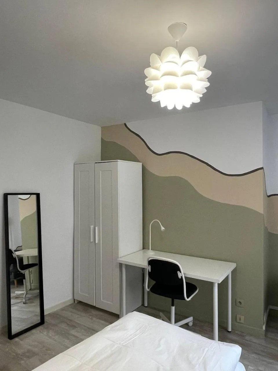 hair dresser, Bed in Cozy Appartement Halles Strasbourg