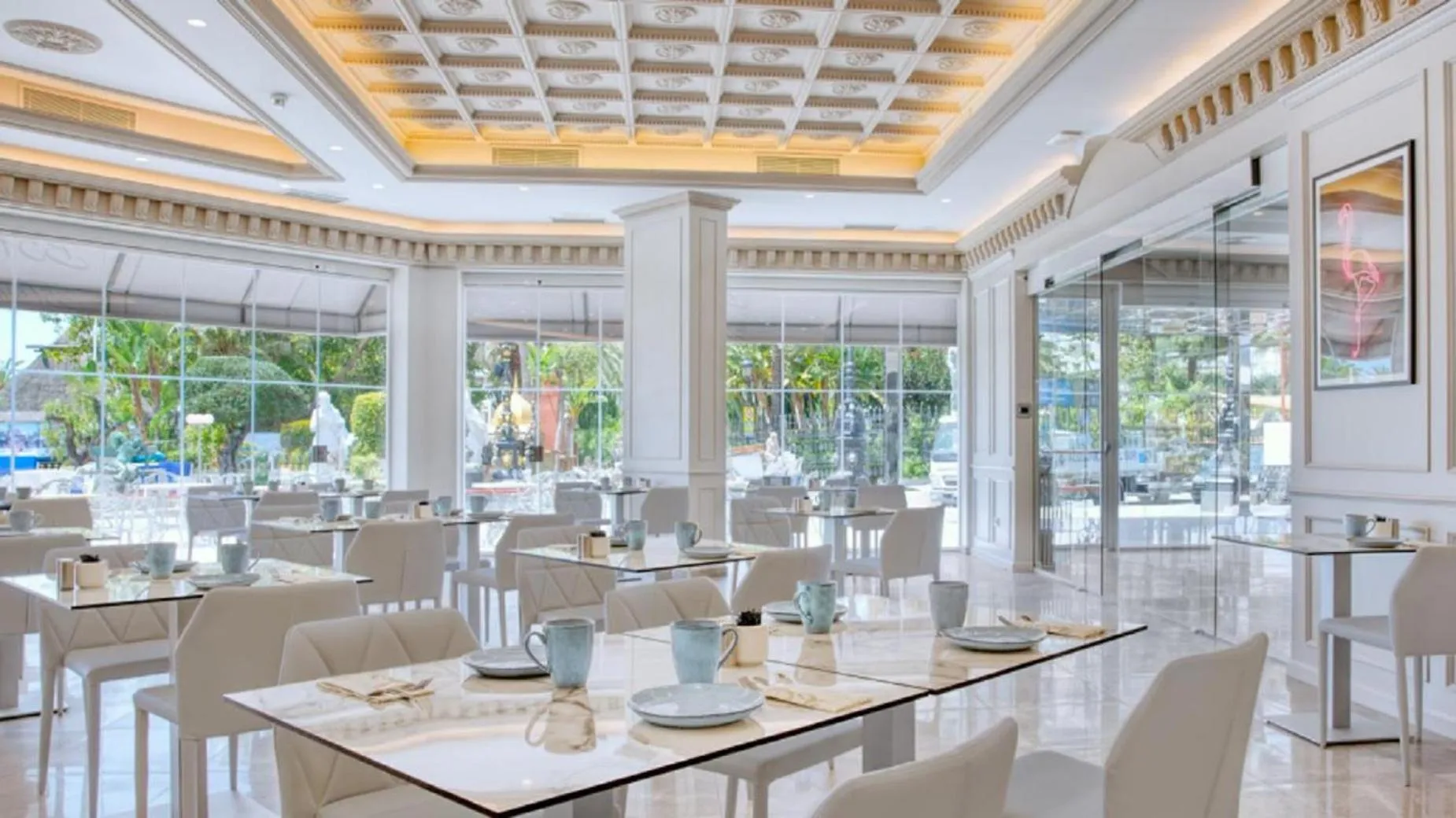 Food and drinks in Boutique Hotel B51