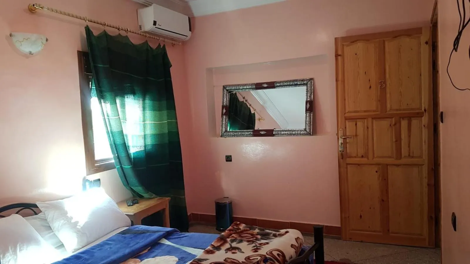 Bed in Hôtel Restaurant BOUGAFER