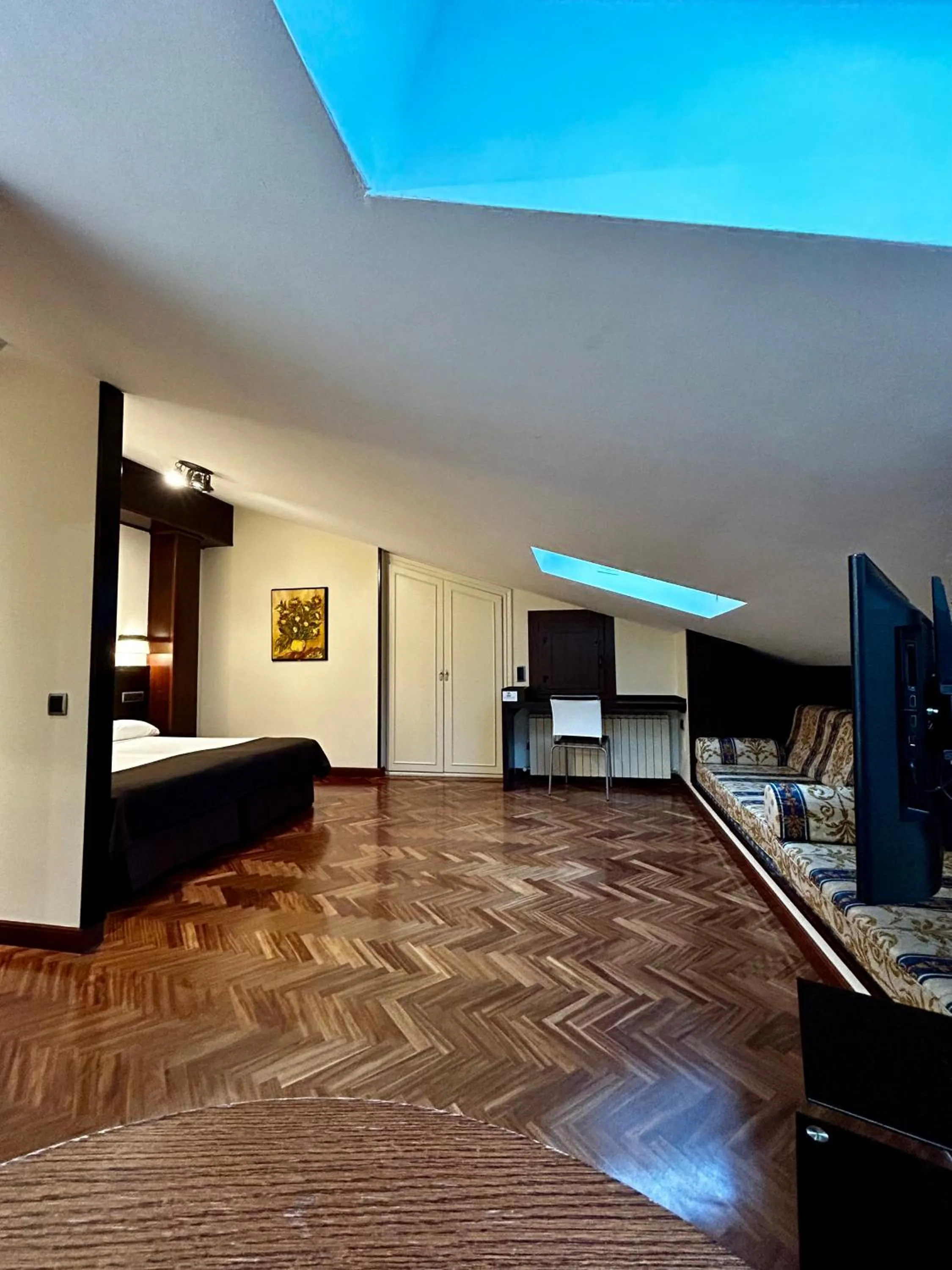 Photo of the whole room in Hotel La Arquera