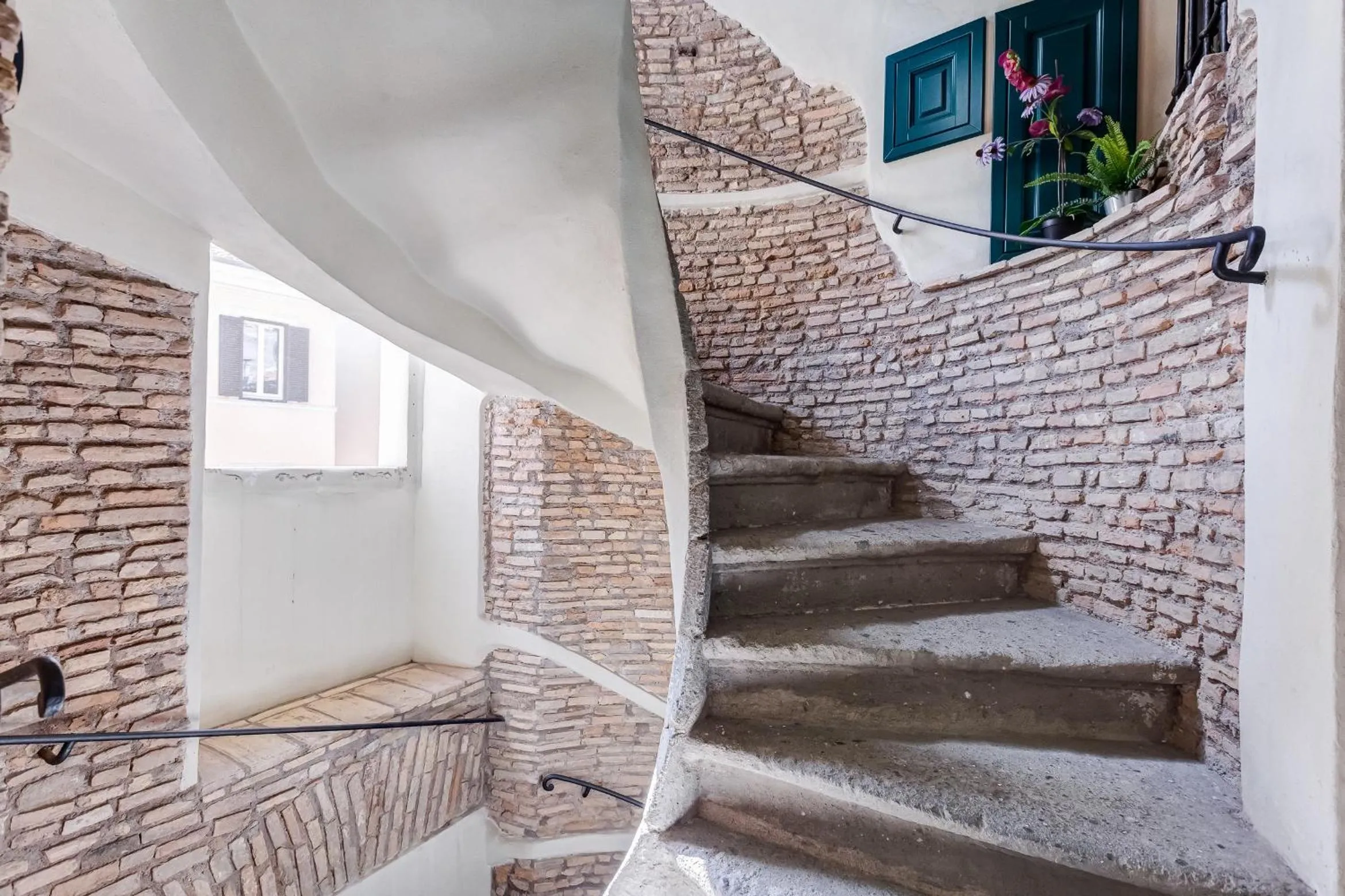 Property building in Campo dei fiori Royal Orchid apartment