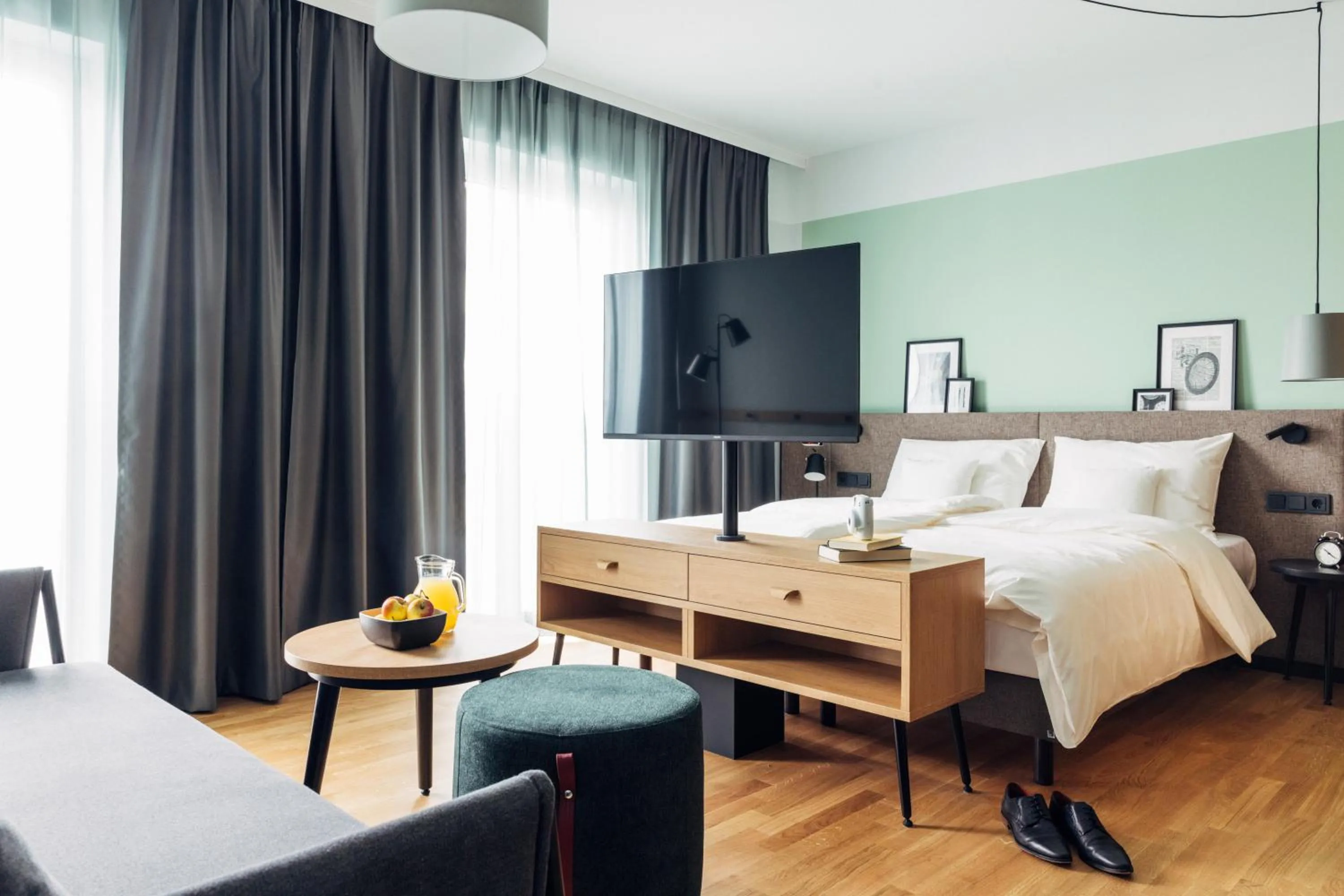 TV and multimedia, Bed in harry's home Villach hotel & apartments