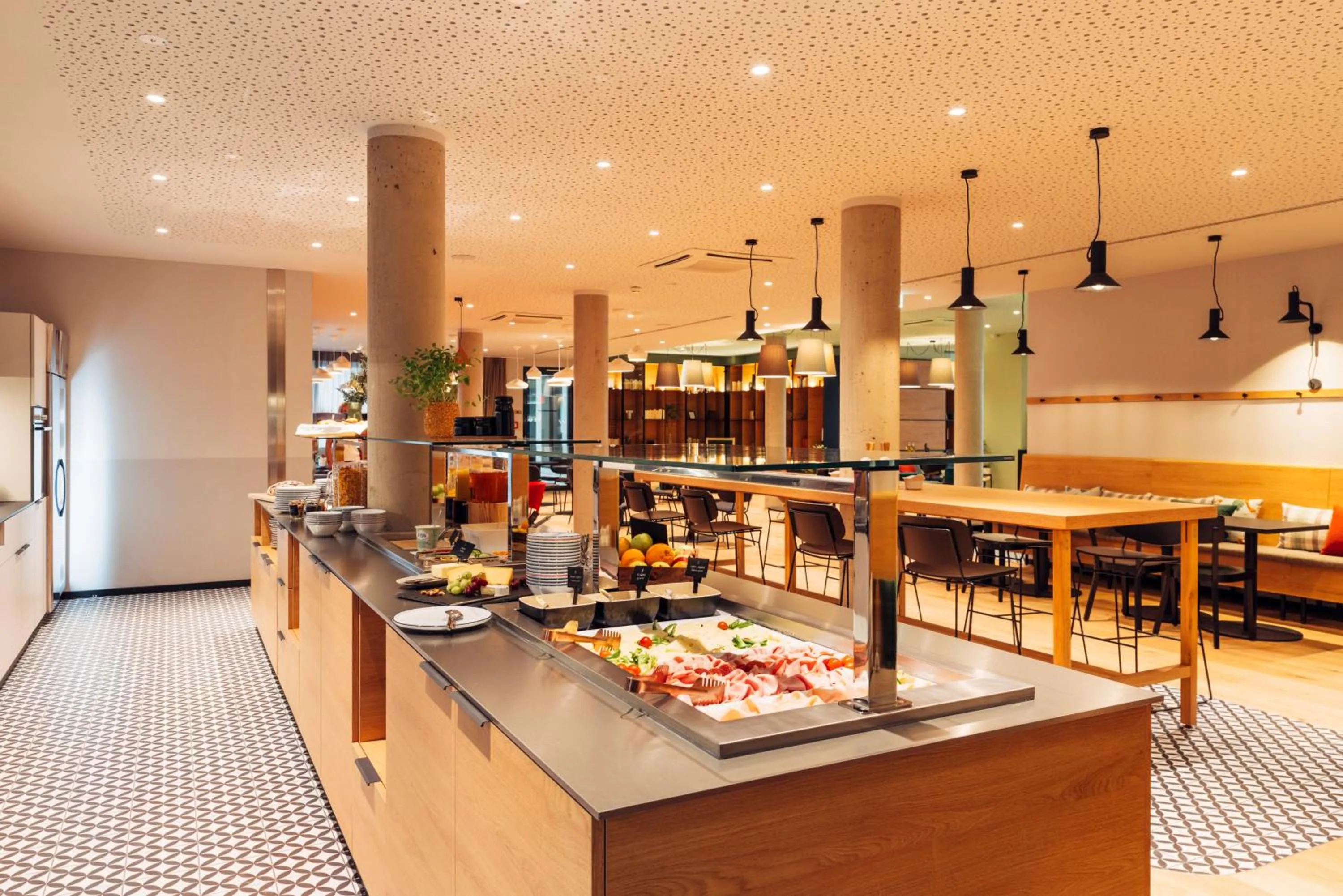 Breakfast in harry's home Villach hotel & apartments