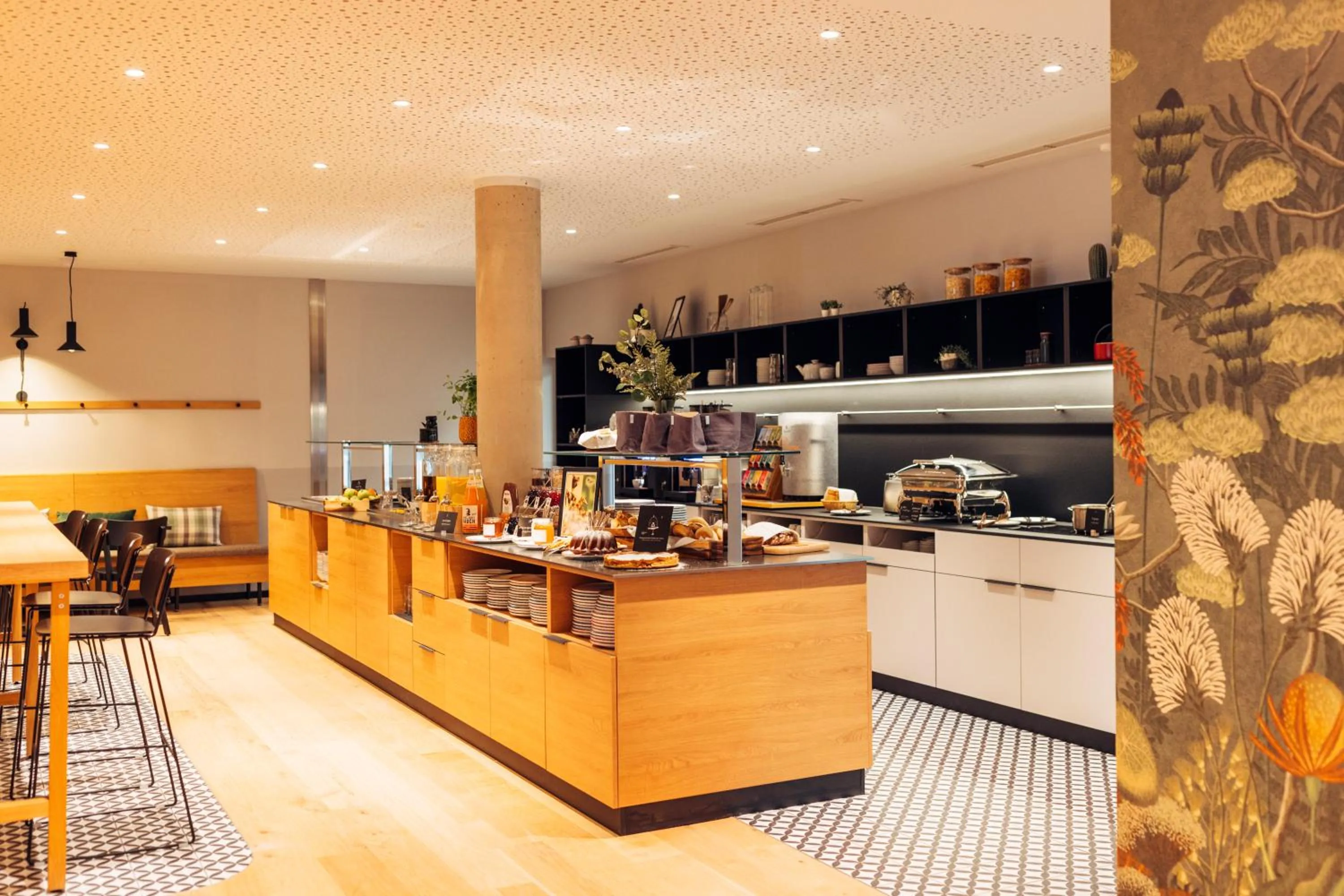 Buffet breakfast in harry's home Villach hotel & apartments