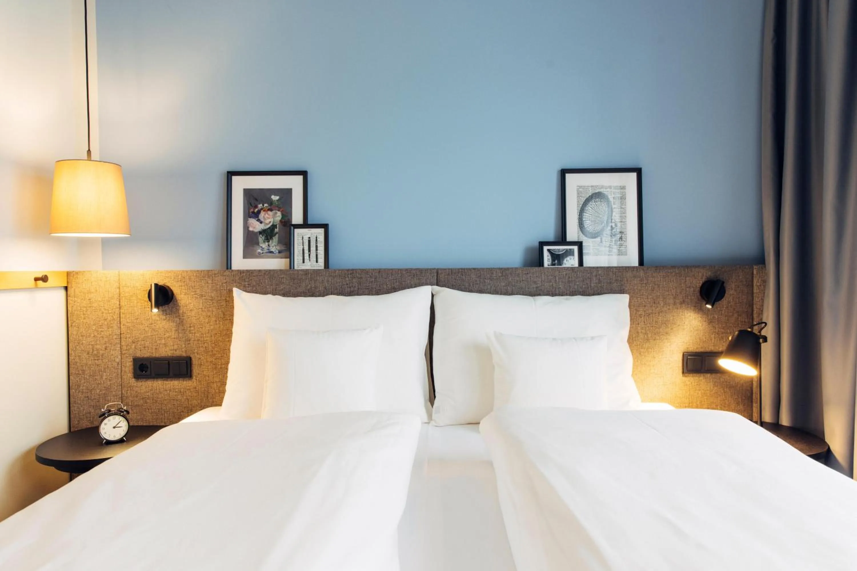 Photo of the whole room, Bed in harry's home Villach hotel & apartments