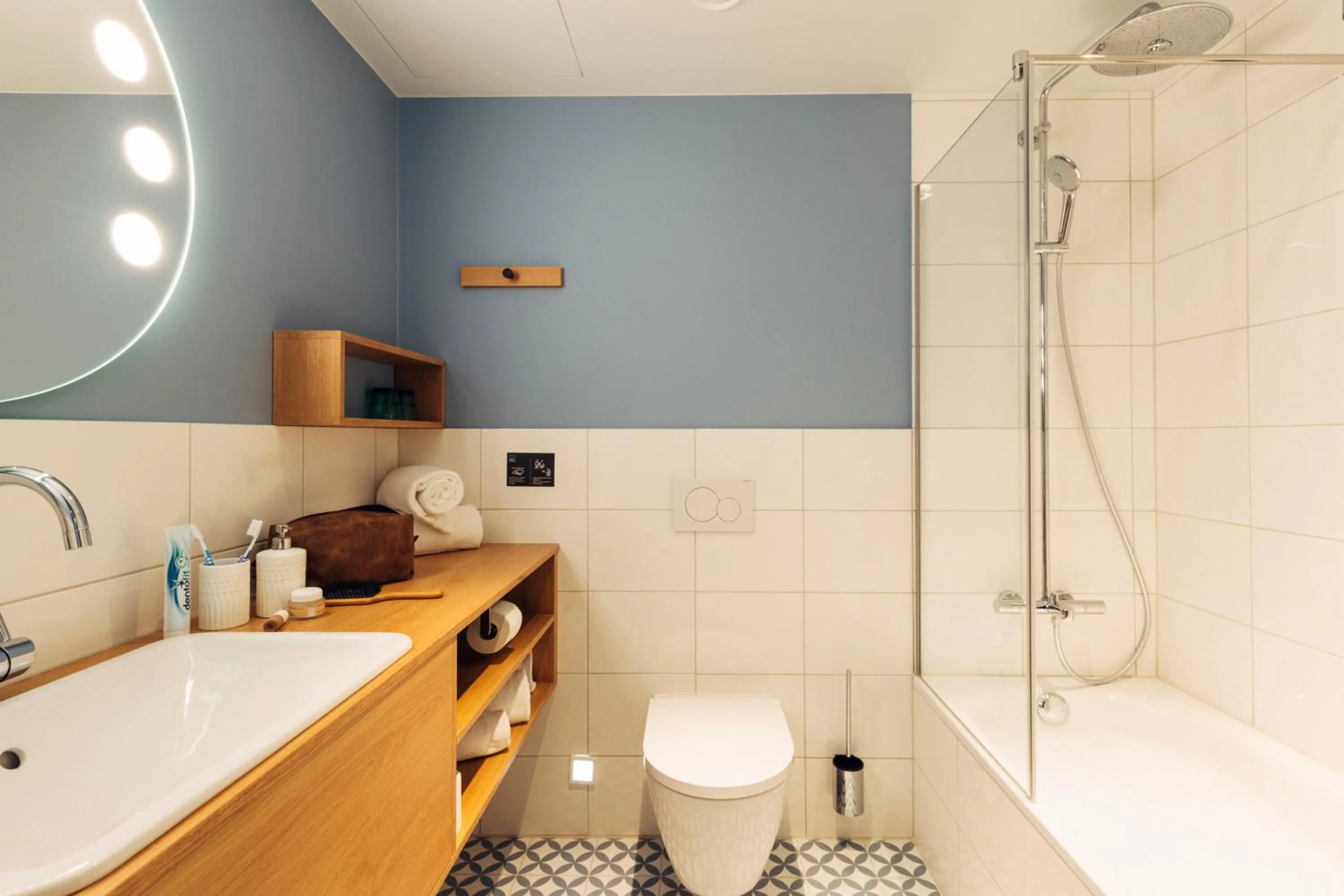 Shower in harry's home Villach hotel & apartments