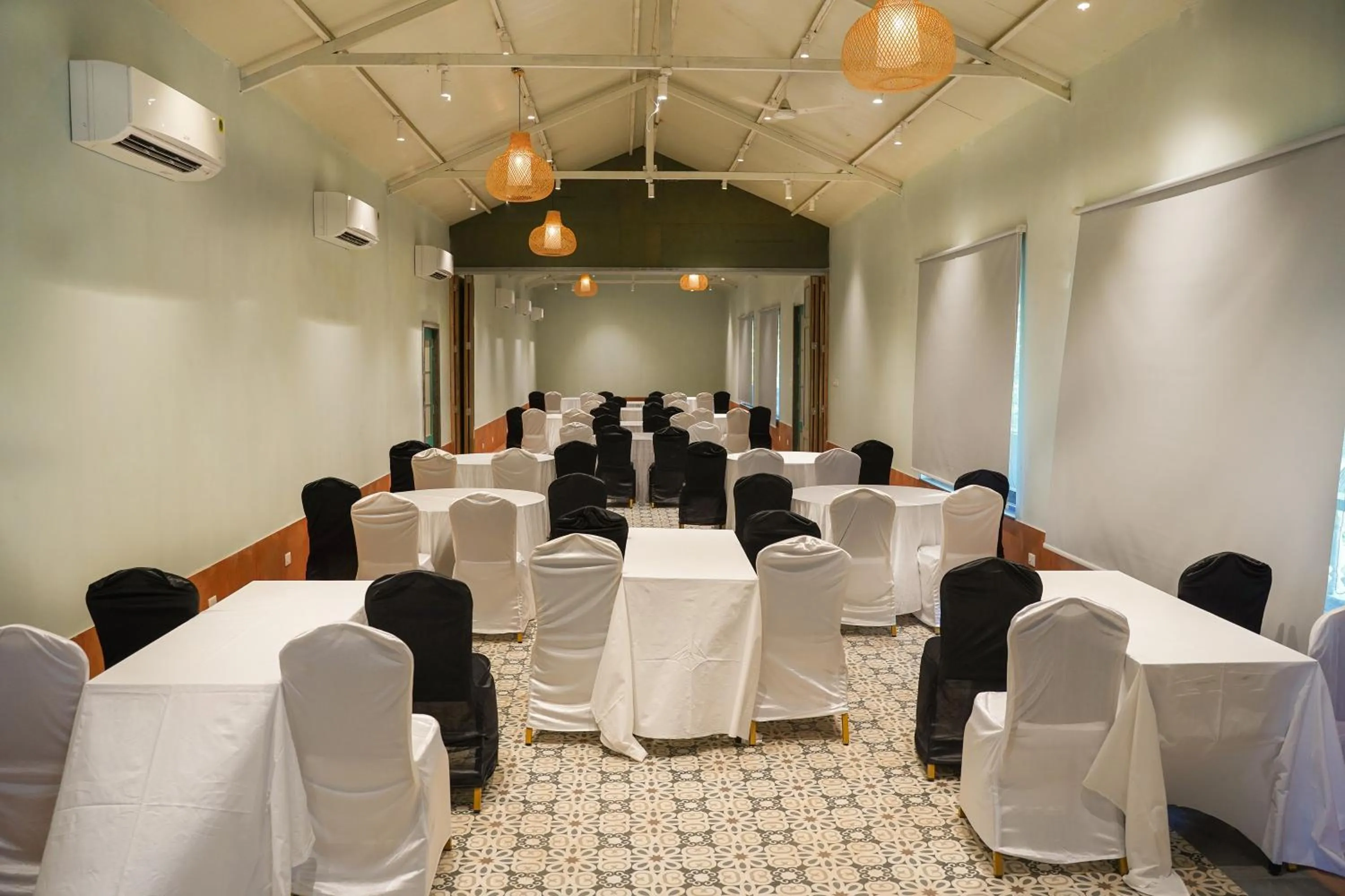 Meeting/conference room in Indie Stays Goa