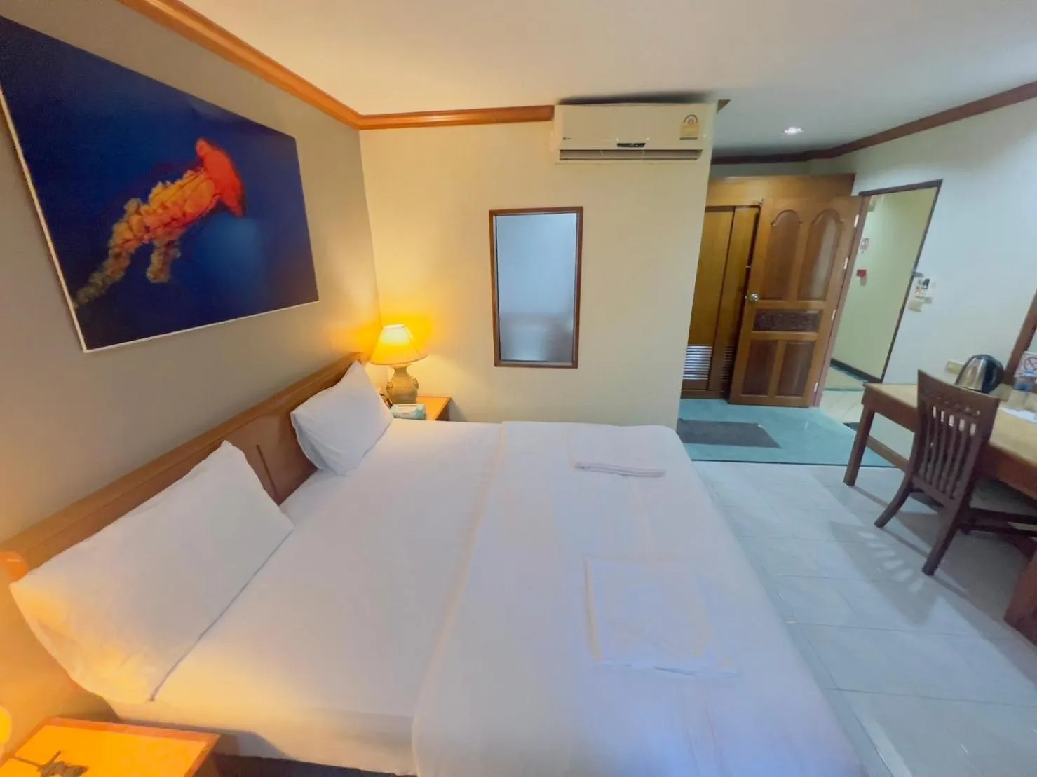 Photo of the whole room, Bed in Royal Vista Patong