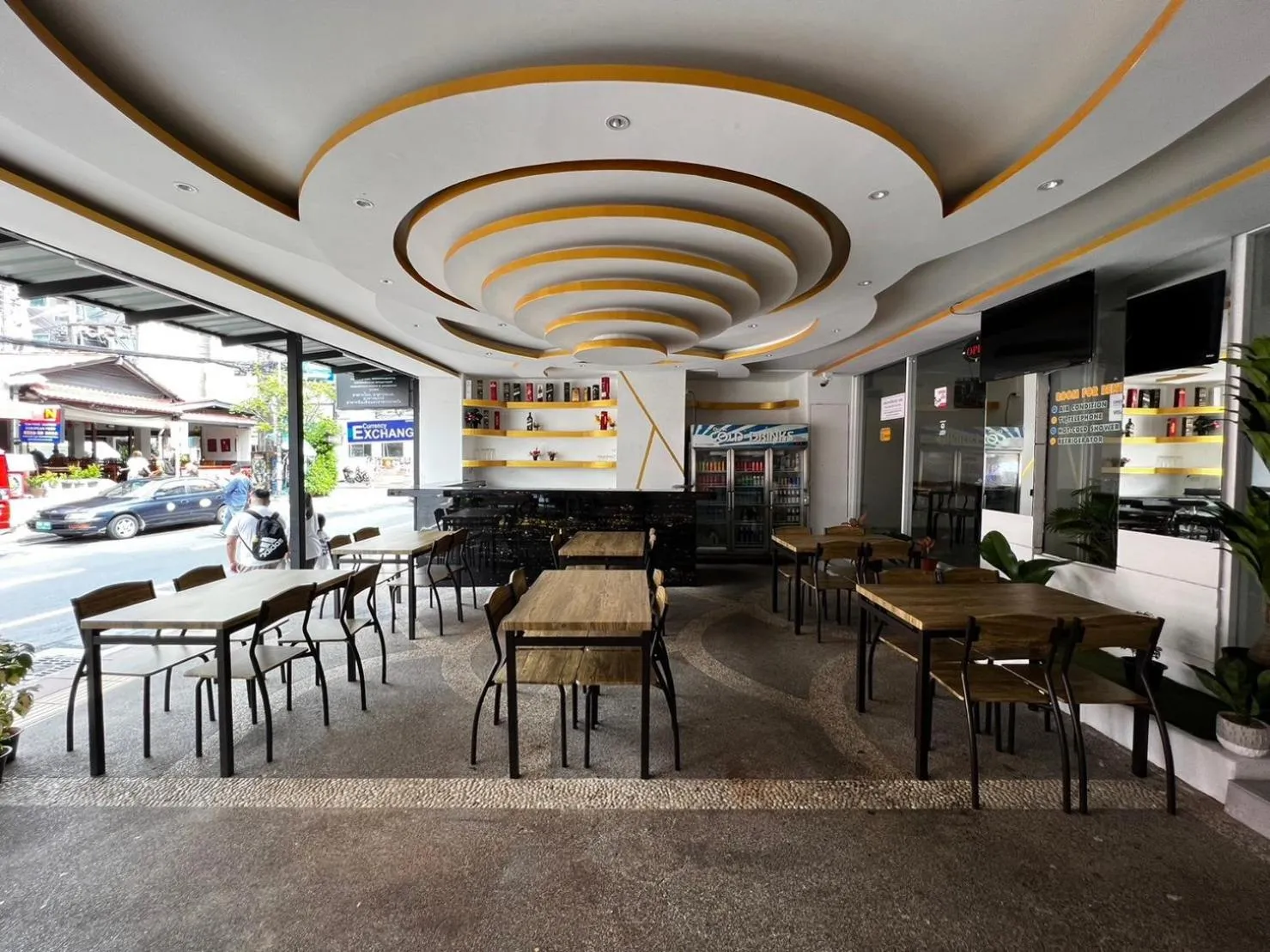 Restaurant/places to eat in Royal Vista Patong