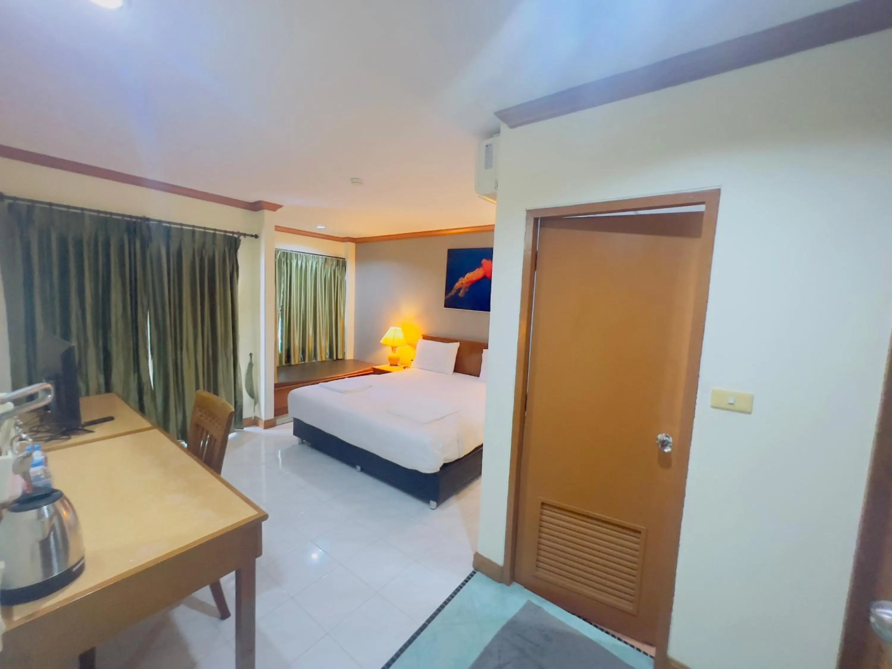 Photo of the whole room, Bed in Royal Vista Patong