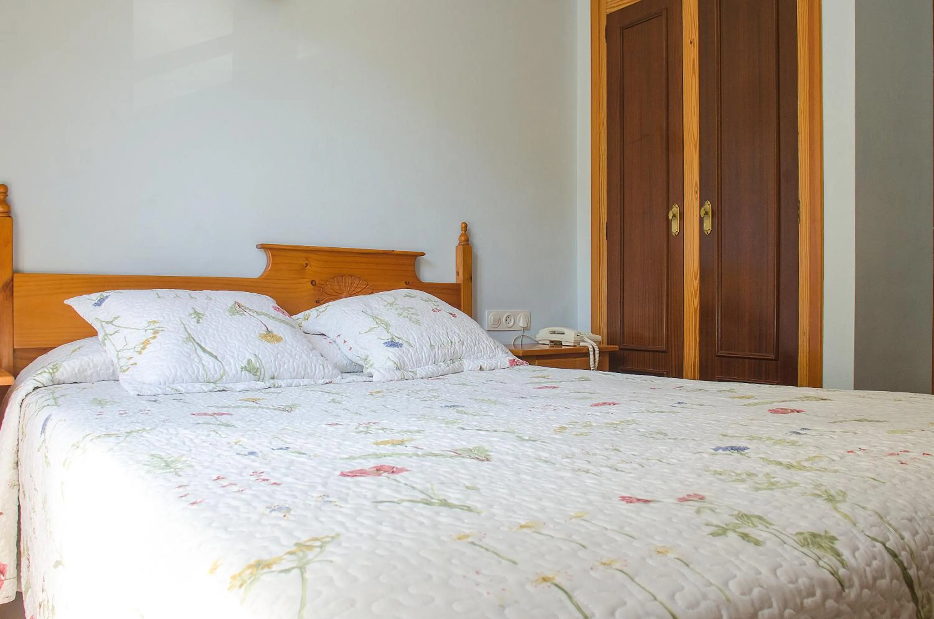 Photo of the whole room, Bed in Arcea Mirador de Cabrales
