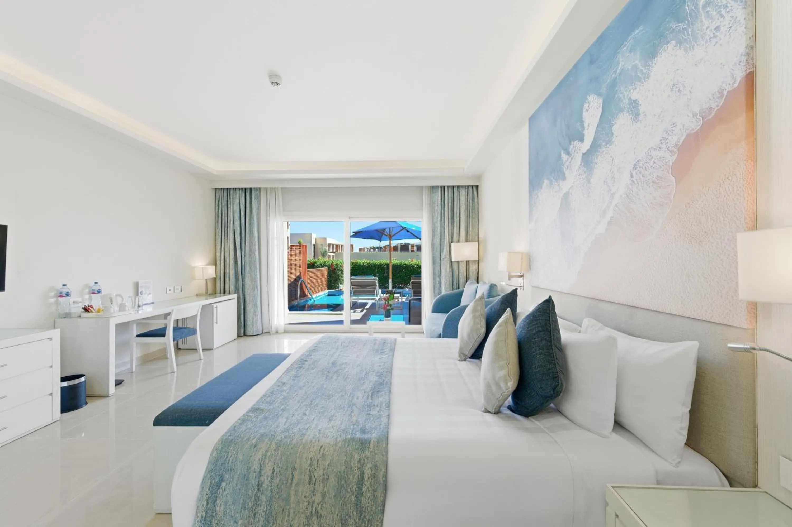 Bedroom, Bed in Cleopatra Luxury Resort Sharm - Adults Only 16 years plus