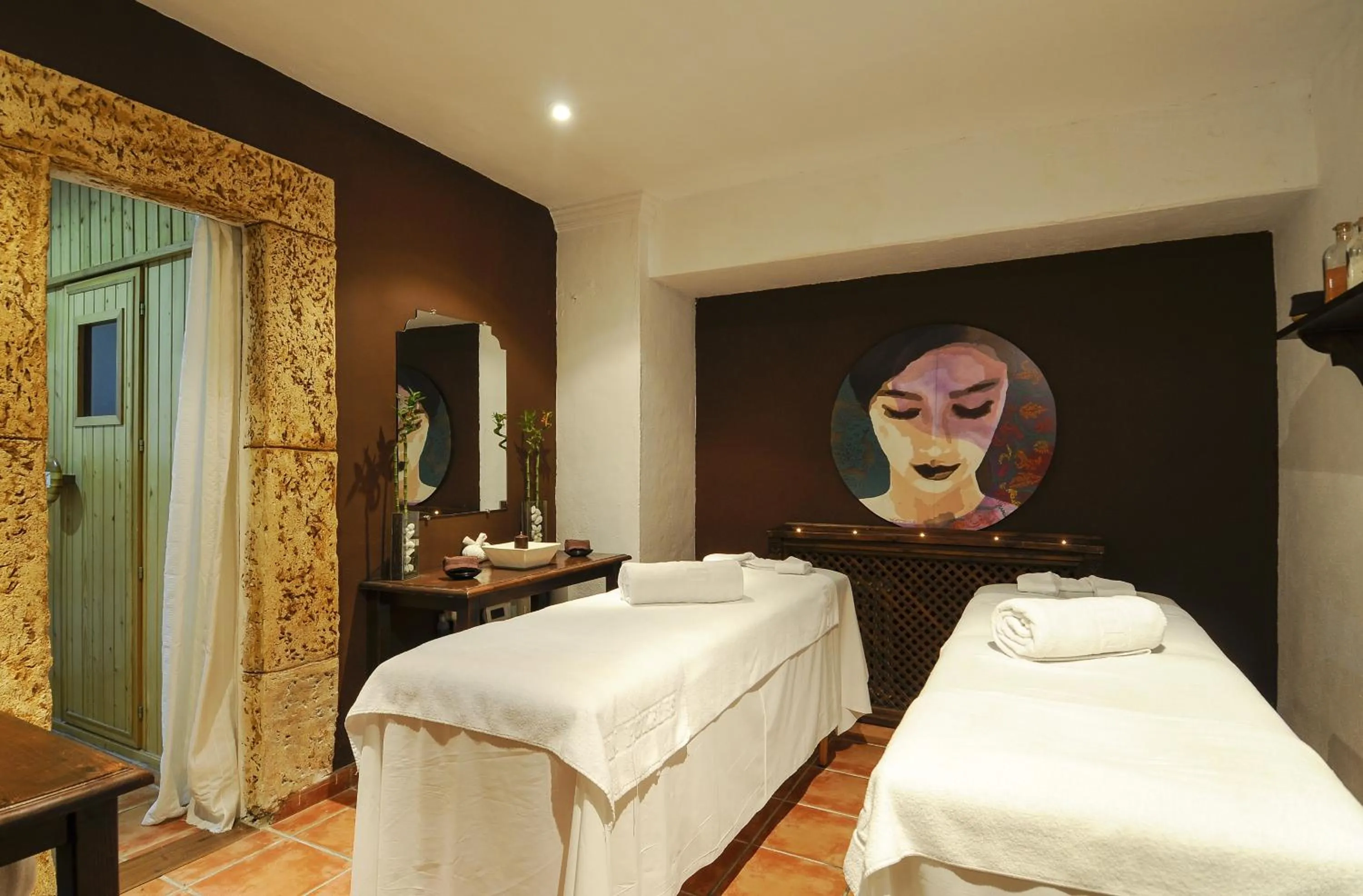 Spa and wellness centre/facilities, Bed in Hotel GHM Monachil