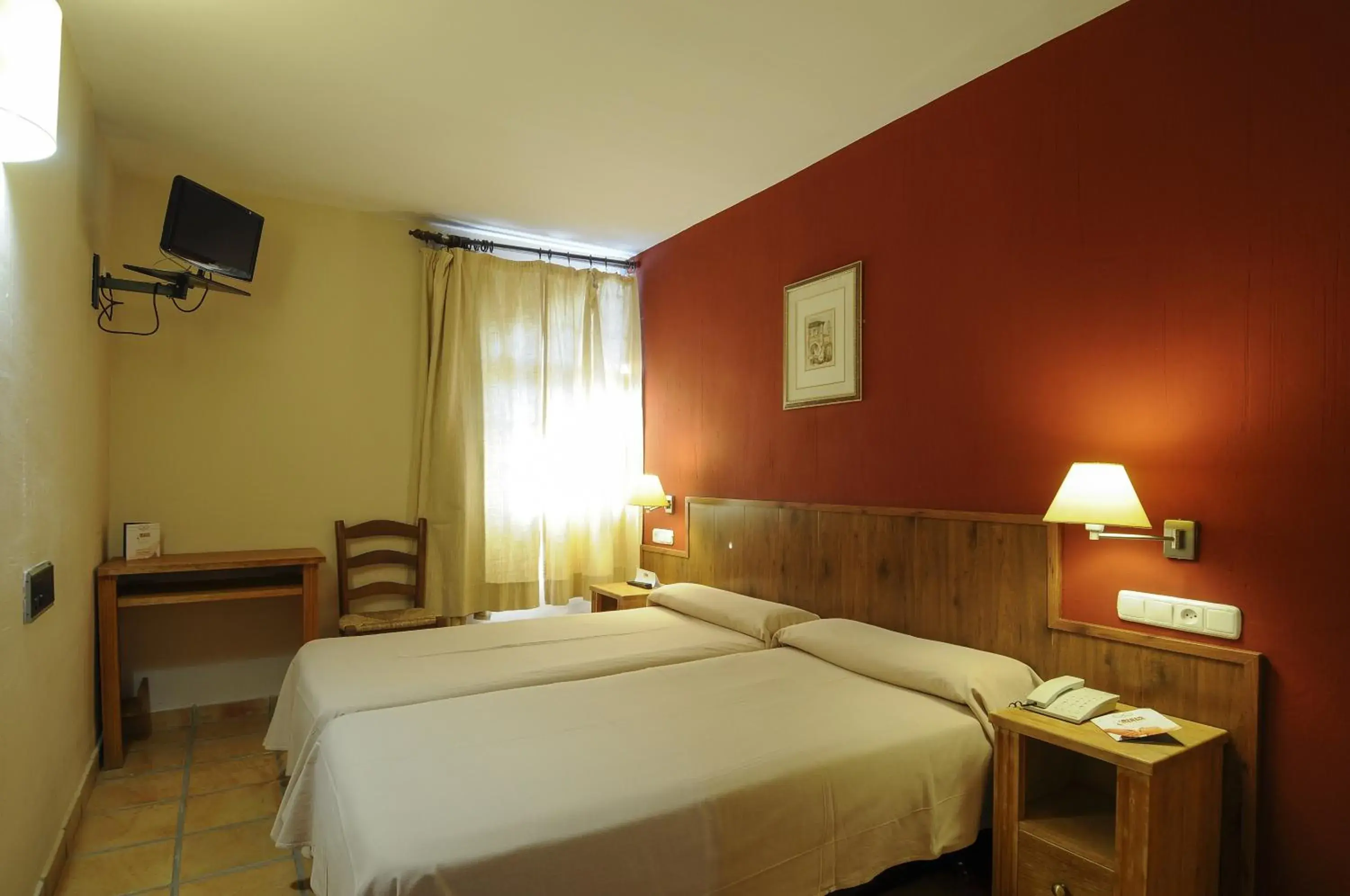 Double Room with Extra Bed (3 Adults) in Hotel GHM Monachil Double Room with Extra Bed (3 Adults) in Hotel GHM Monachil