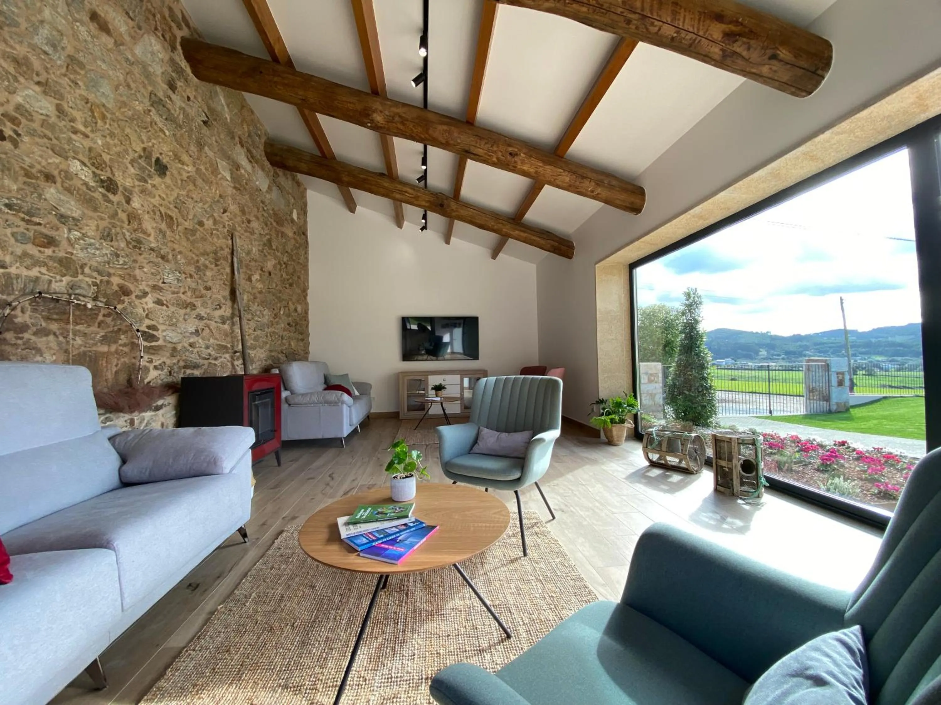 Communal lounge/ TV room in Morada Atlántica