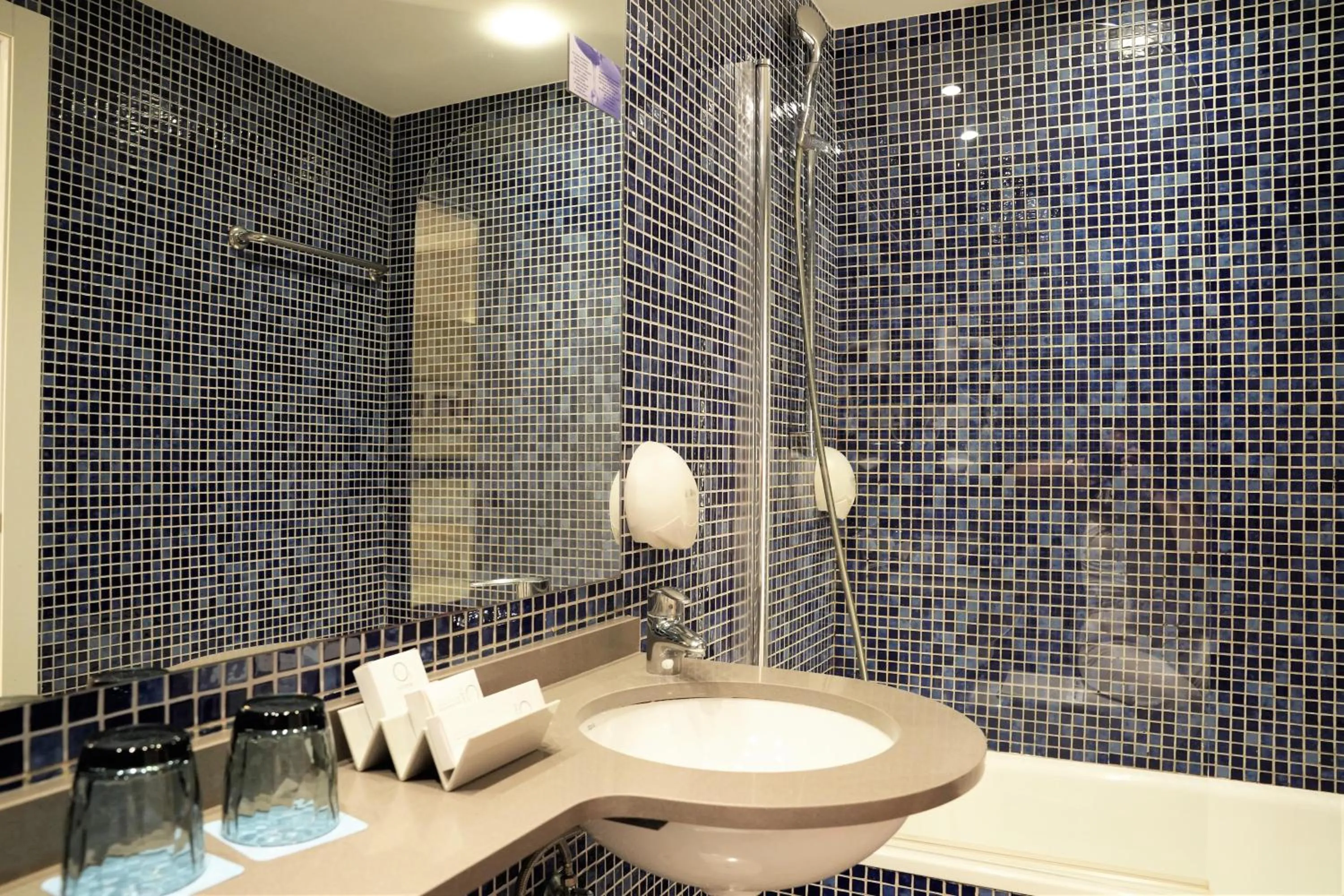 Bathroom in Port Feria Valencia