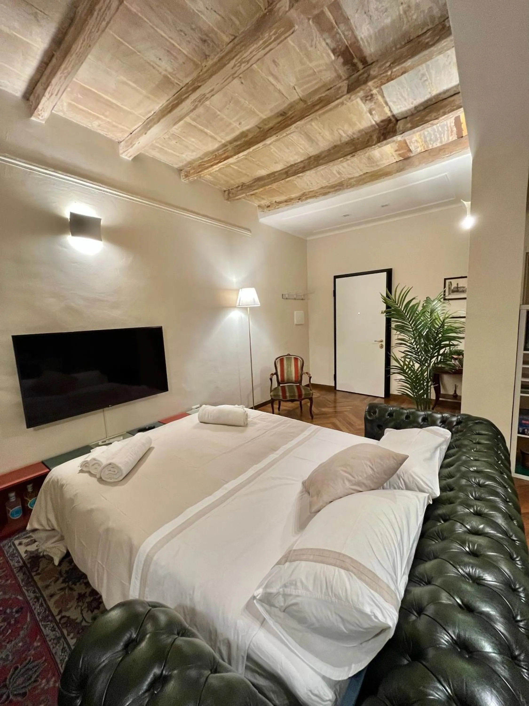De' Musei Suites - Premium One-Bedroom near Piazza Maggiore