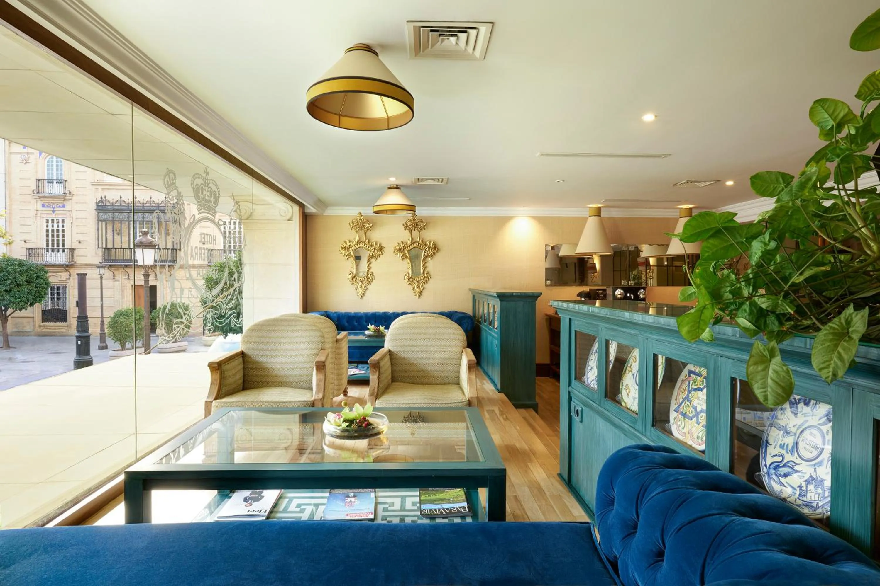 Communal lounge/ TV room in Hotel Inglaterra