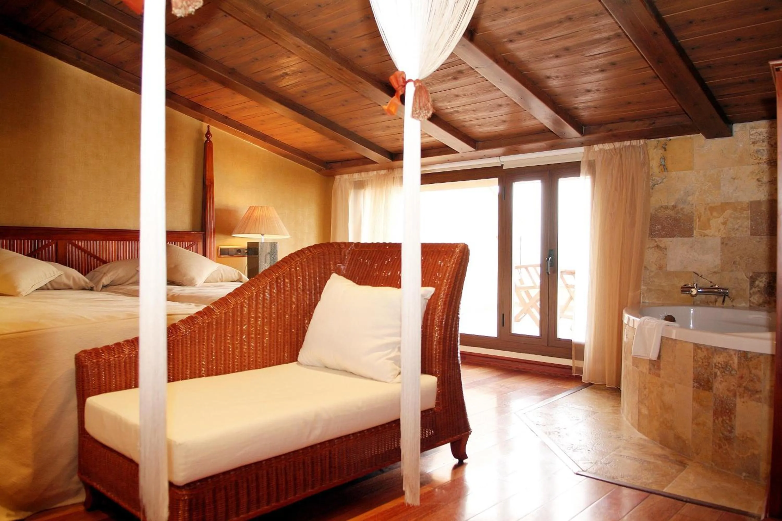 Photo of the whole room, Bed in Hotel & Spa Sierra de Cazorla 4*