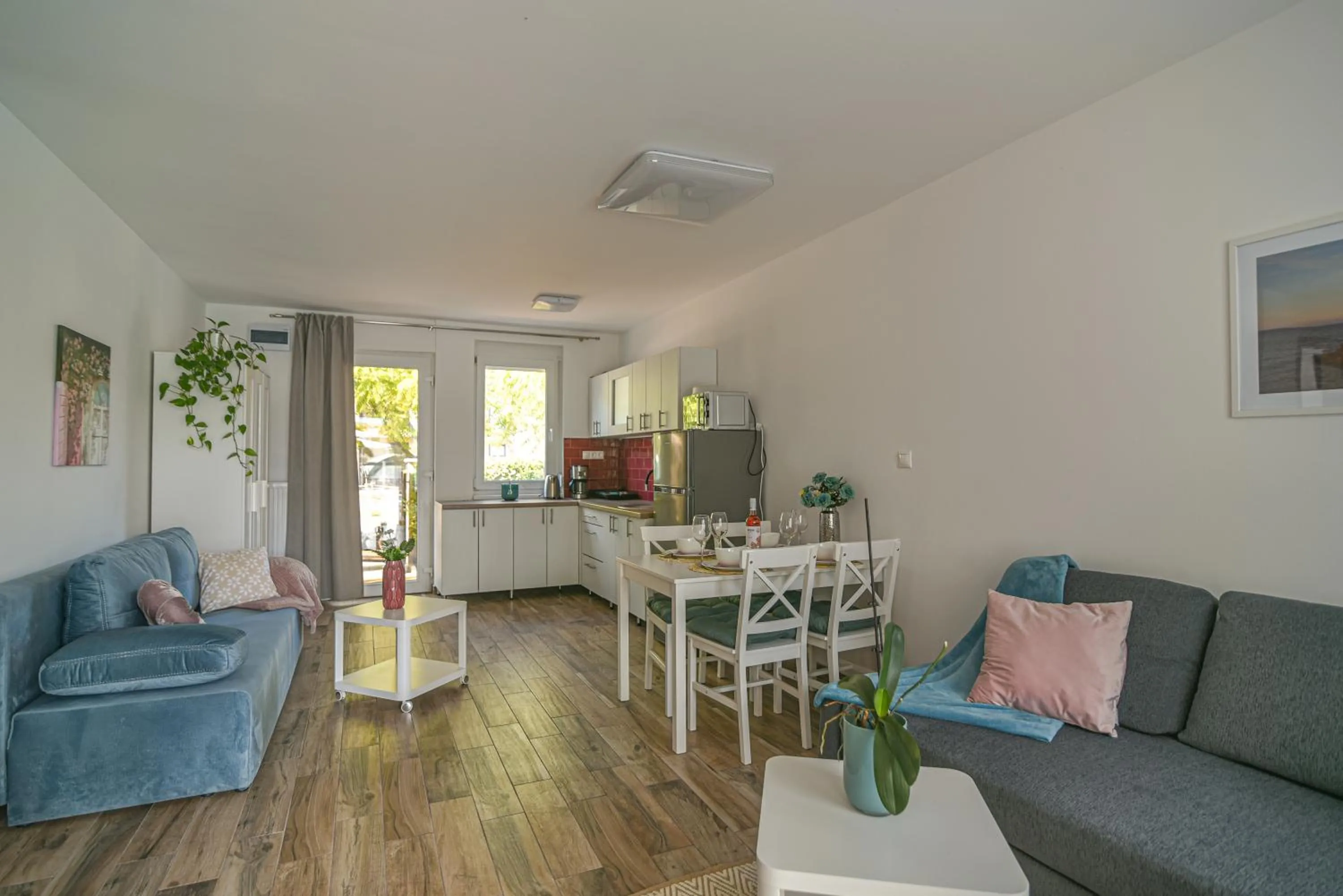 Kitchen or kitchenette in Happy Apartments