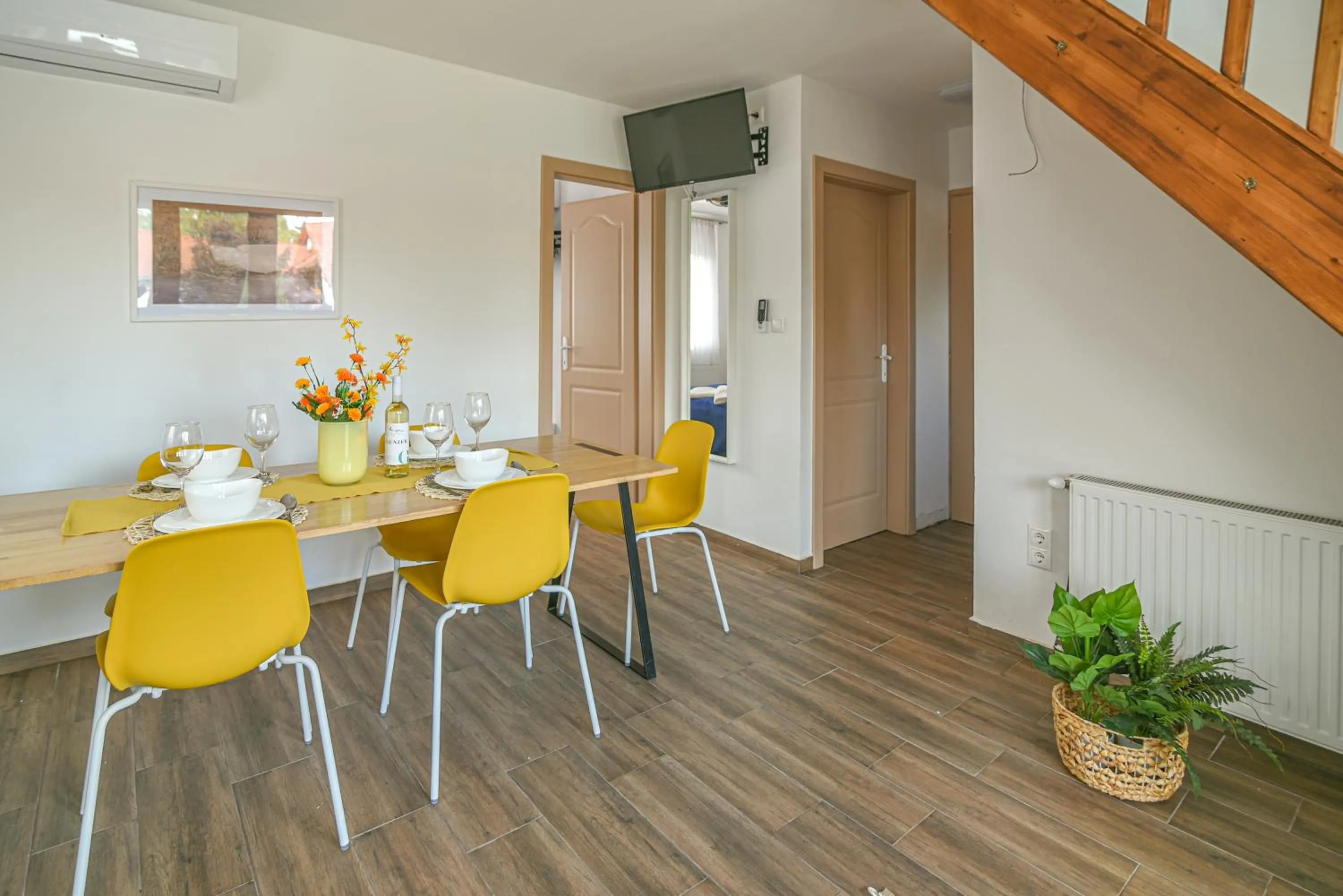 Living room in Happy Apartments