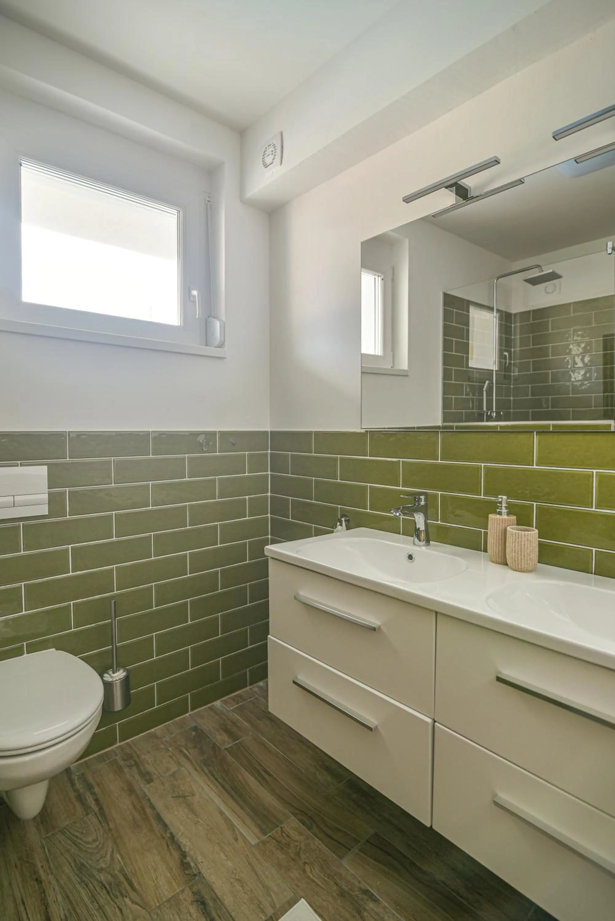 Toilet in Happy Apartments