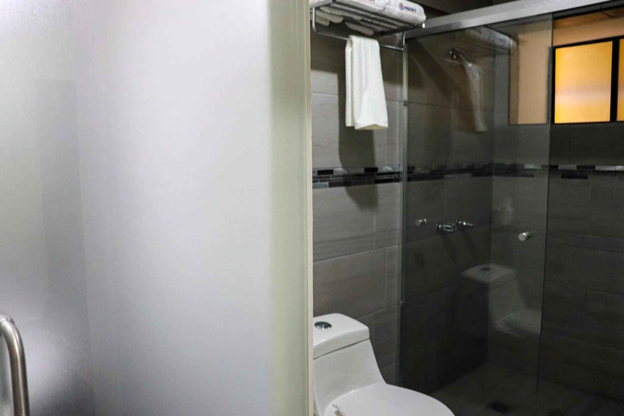 Shower in HOTEL MISION 11