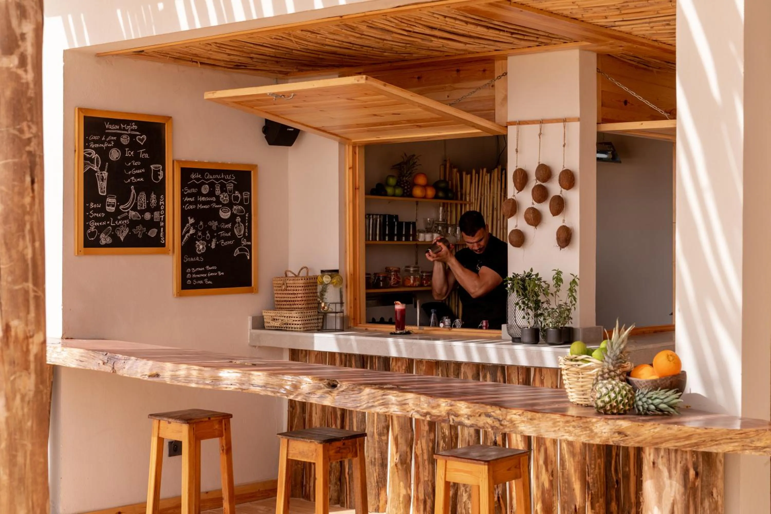 Lounge or bar in Caravan Dakhla by Our Habitas