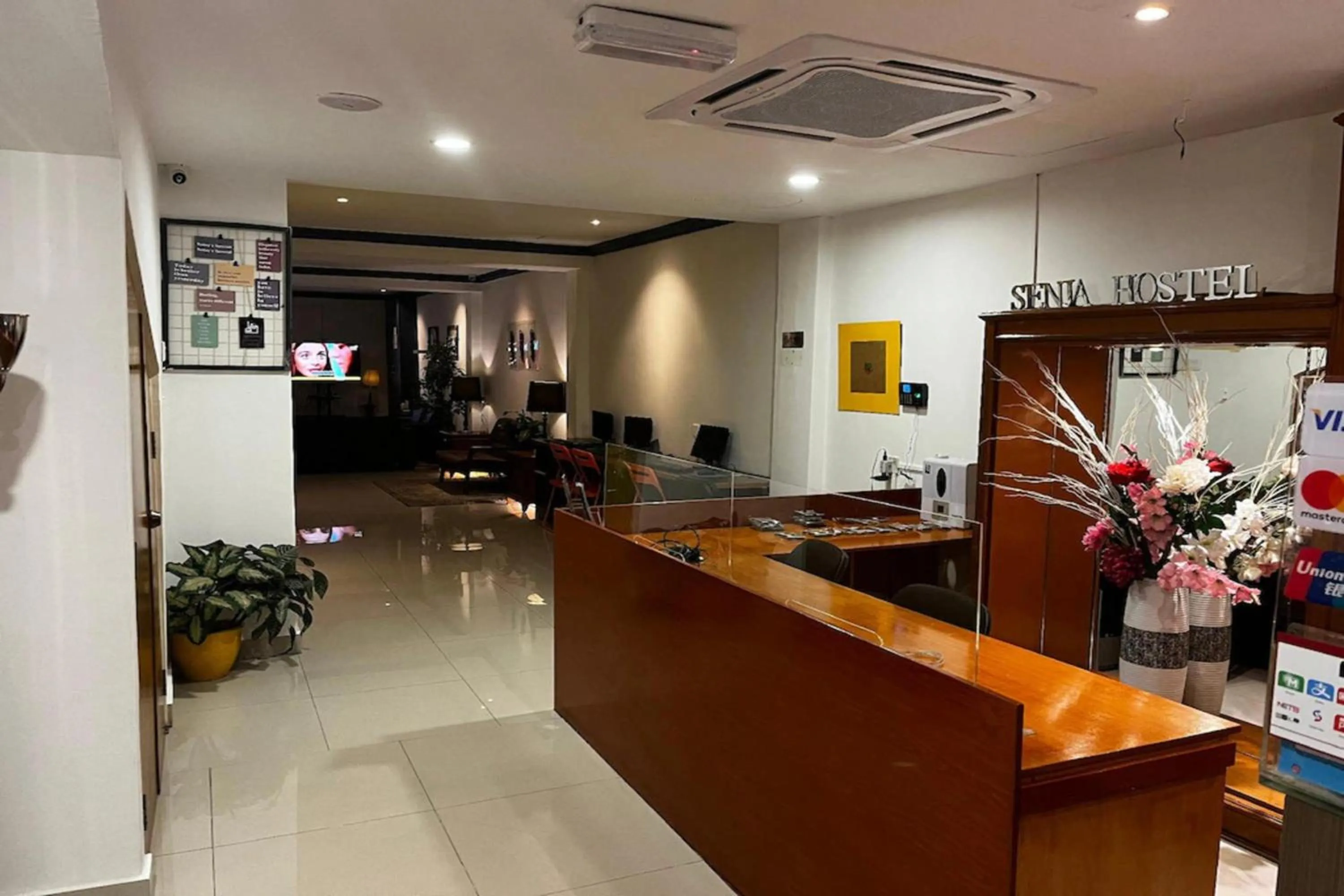 Lobby or reception in Hotel O Senja Hostel Chinatown