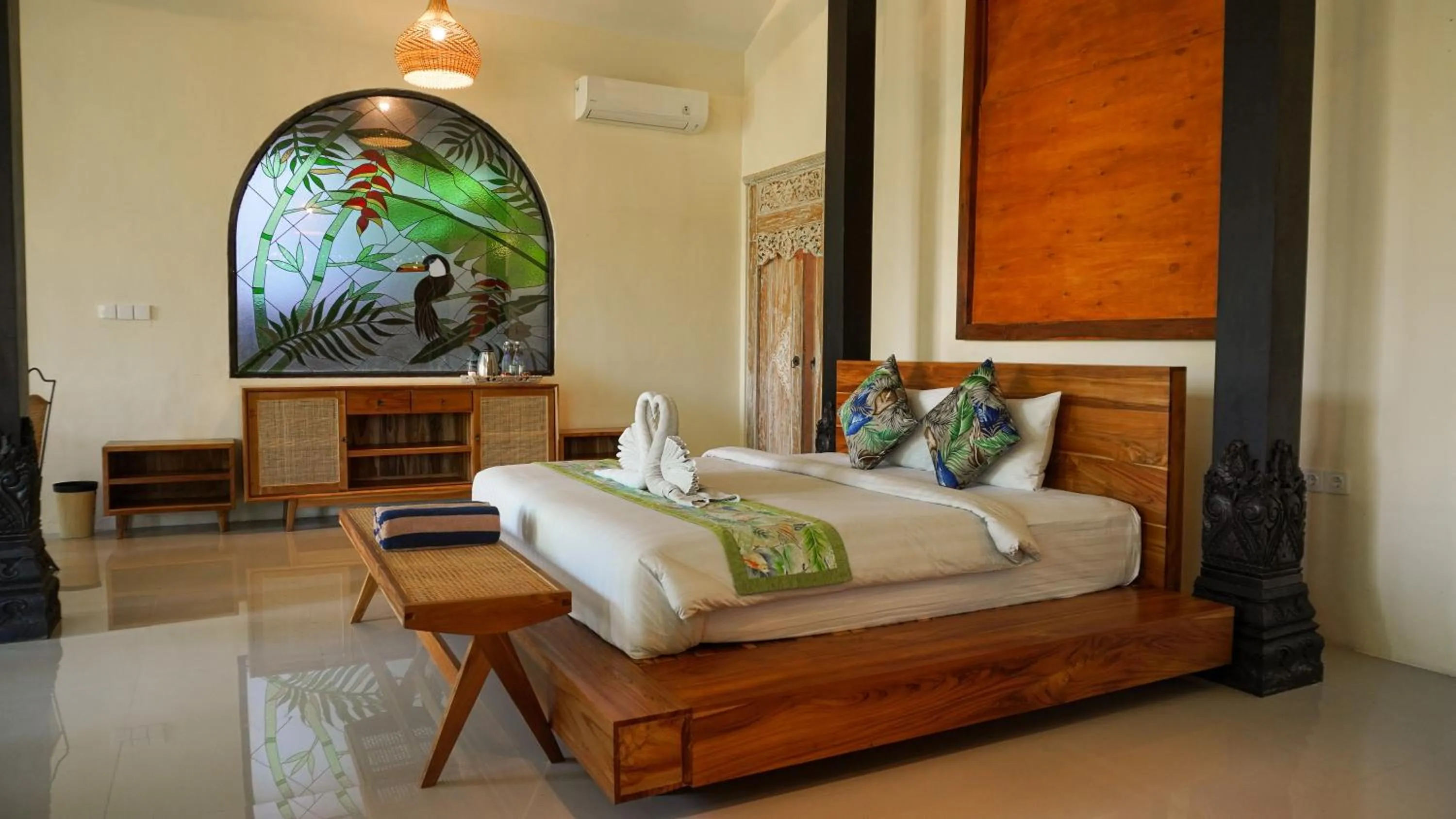 Bedroom, Bed in Green Tree House Villa Ubud