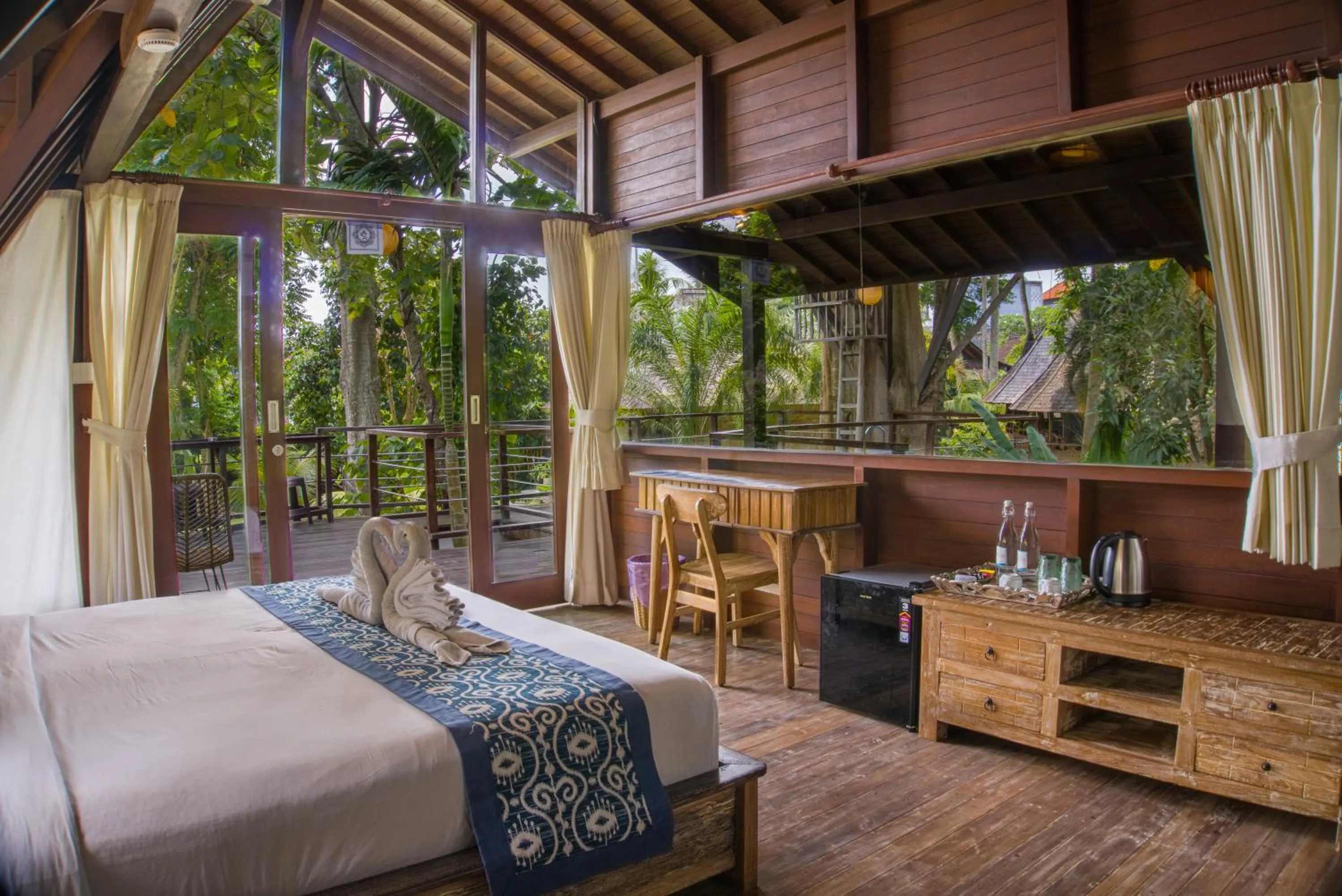 Bedroom, Bed in Green Tree House Villa Ubud