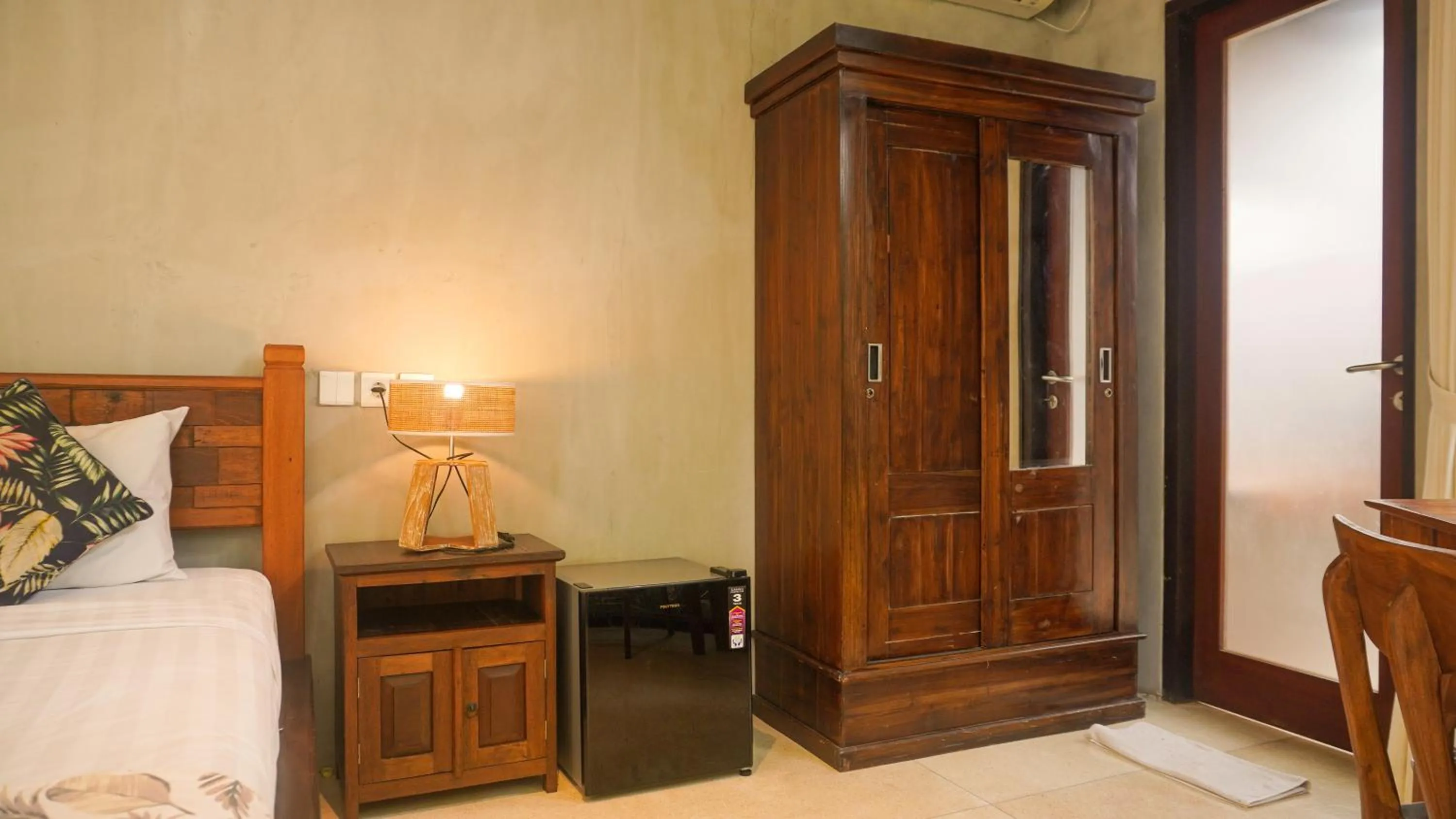 Bedroom, Bed in Green Tree House Villa Ubud