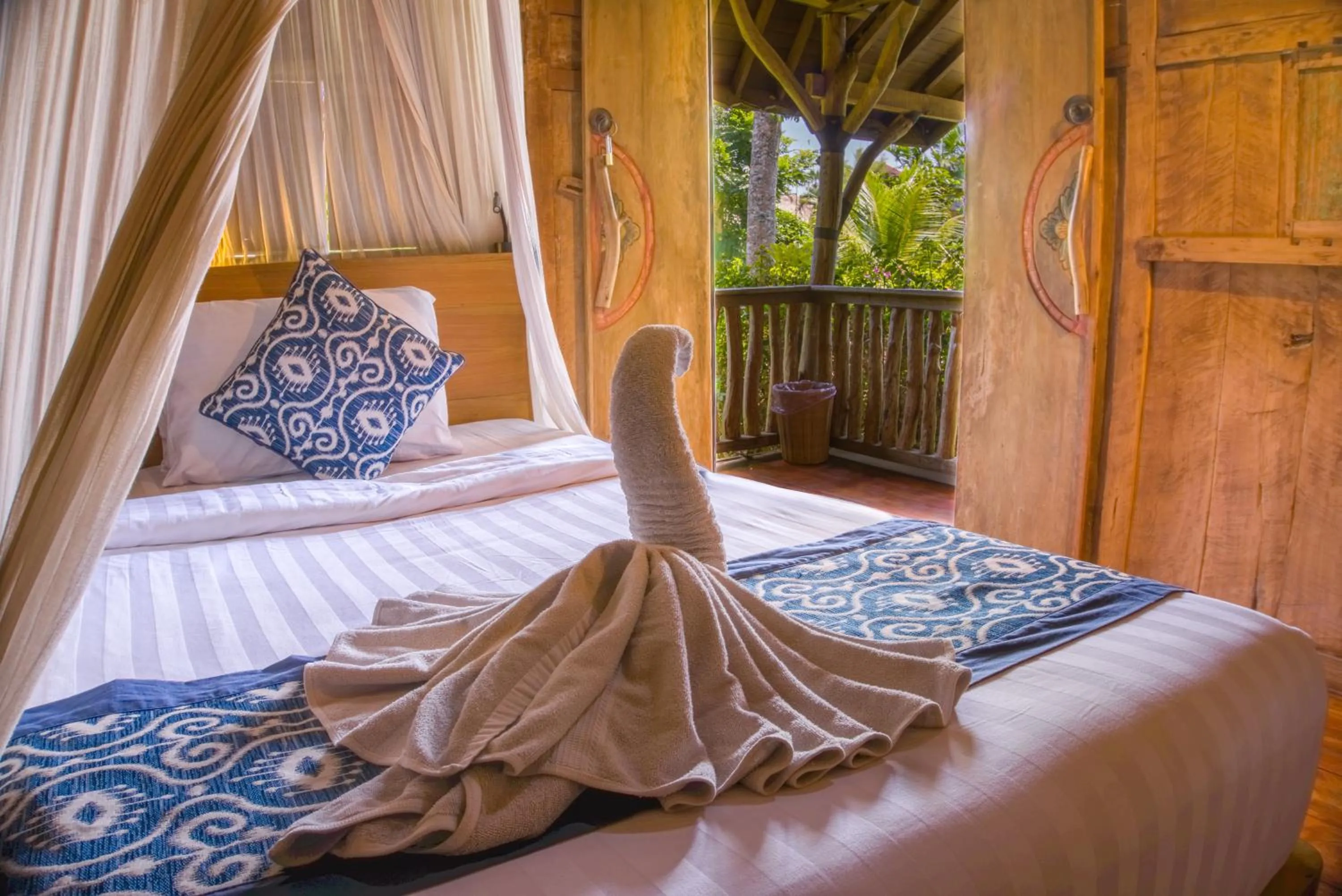 Bedroom, Bed in Green Tree House Villa Ubud