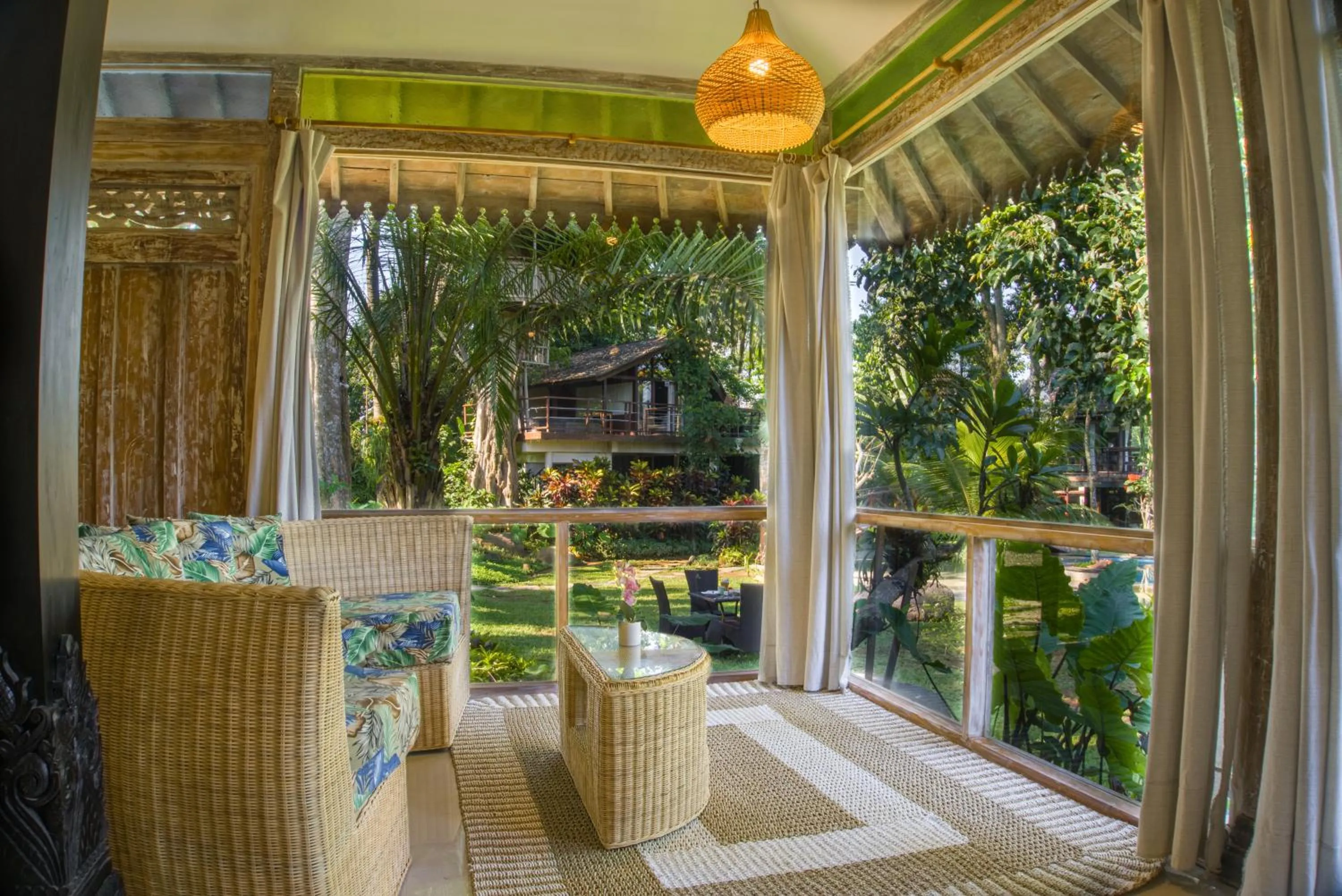 Seating area in Green Tree House Villa Ubud