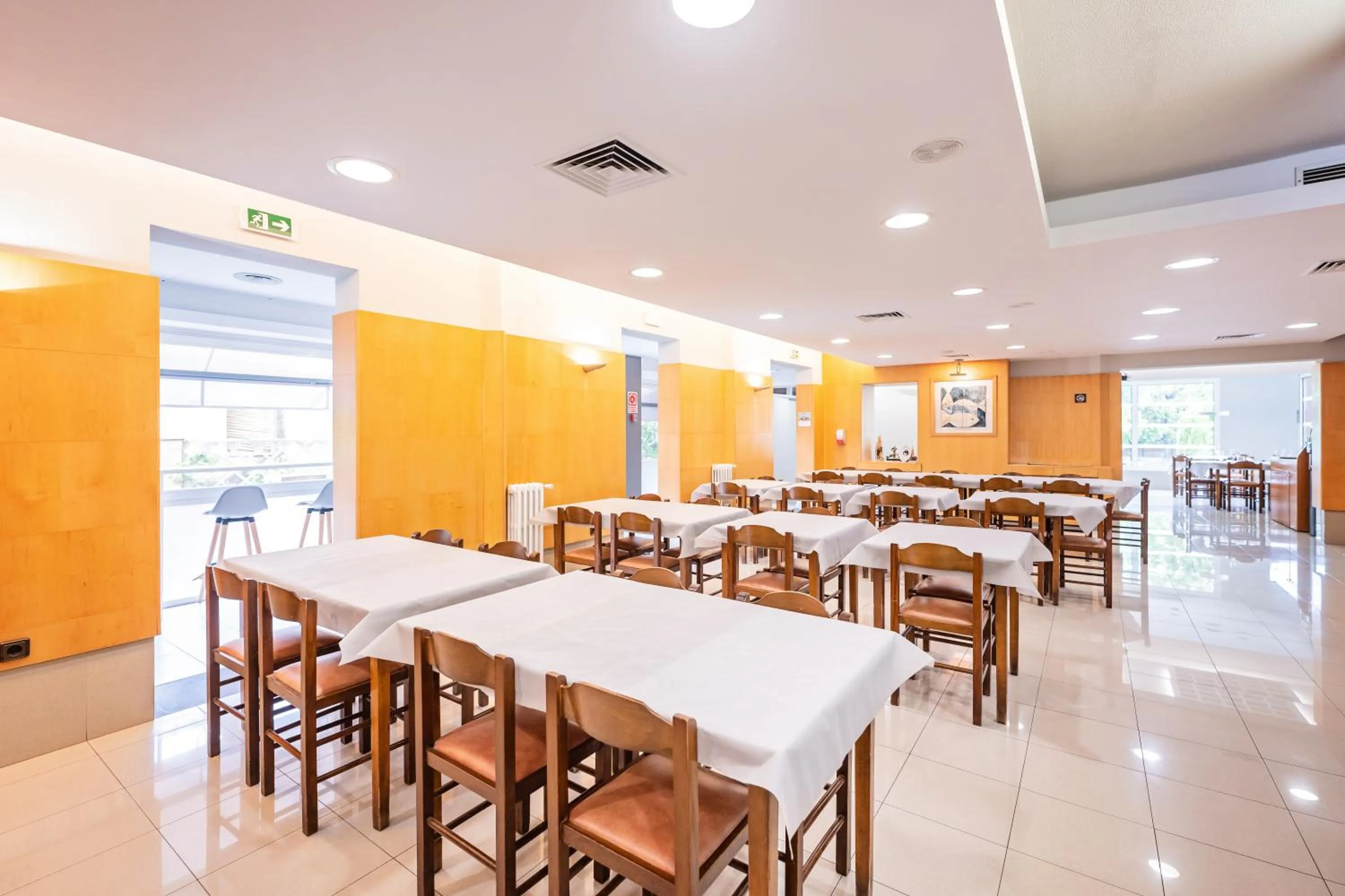 Restaurant/places to eat in Hotel La Perla D'Olot