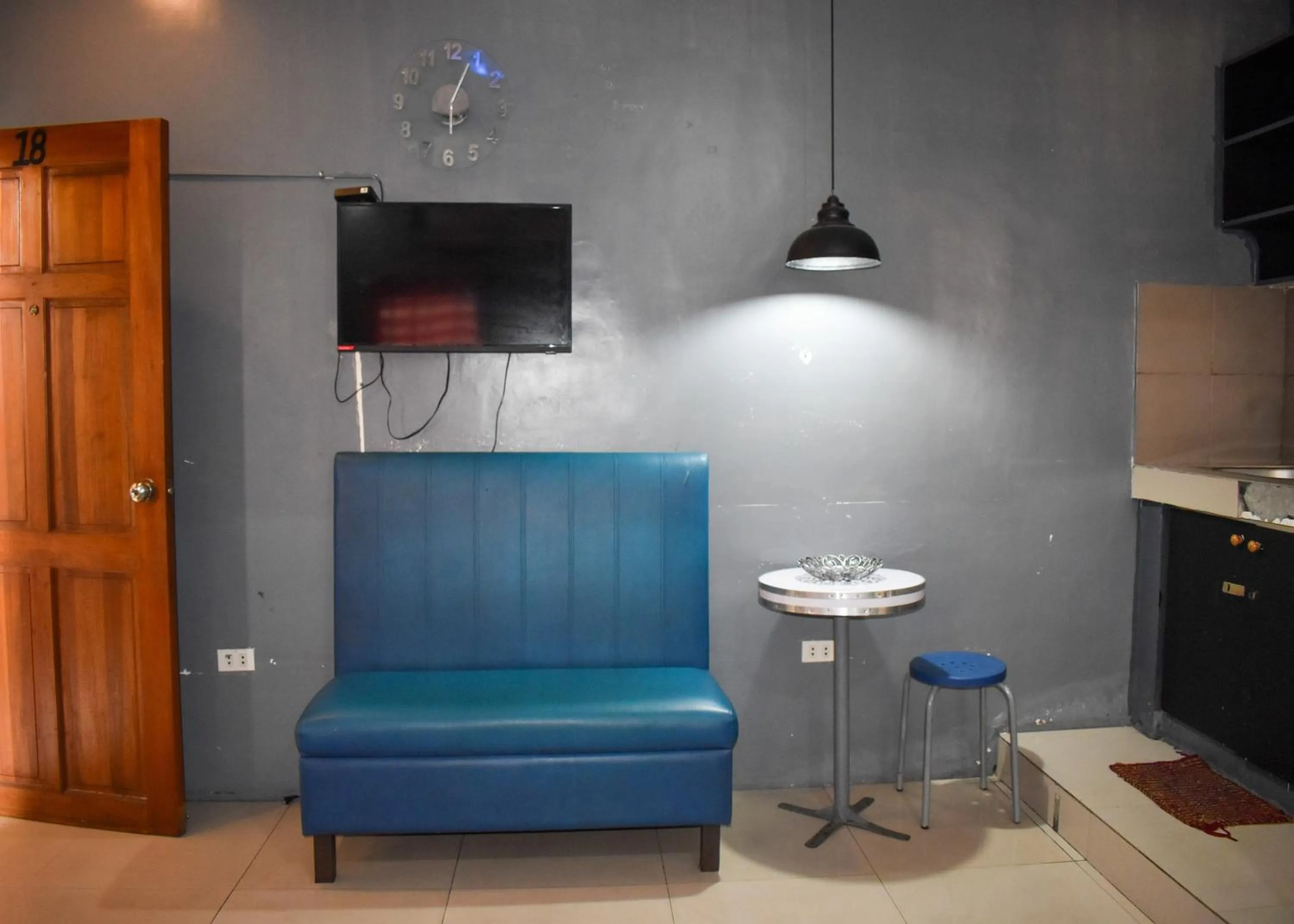 Seating area in 1812 VC Lodge