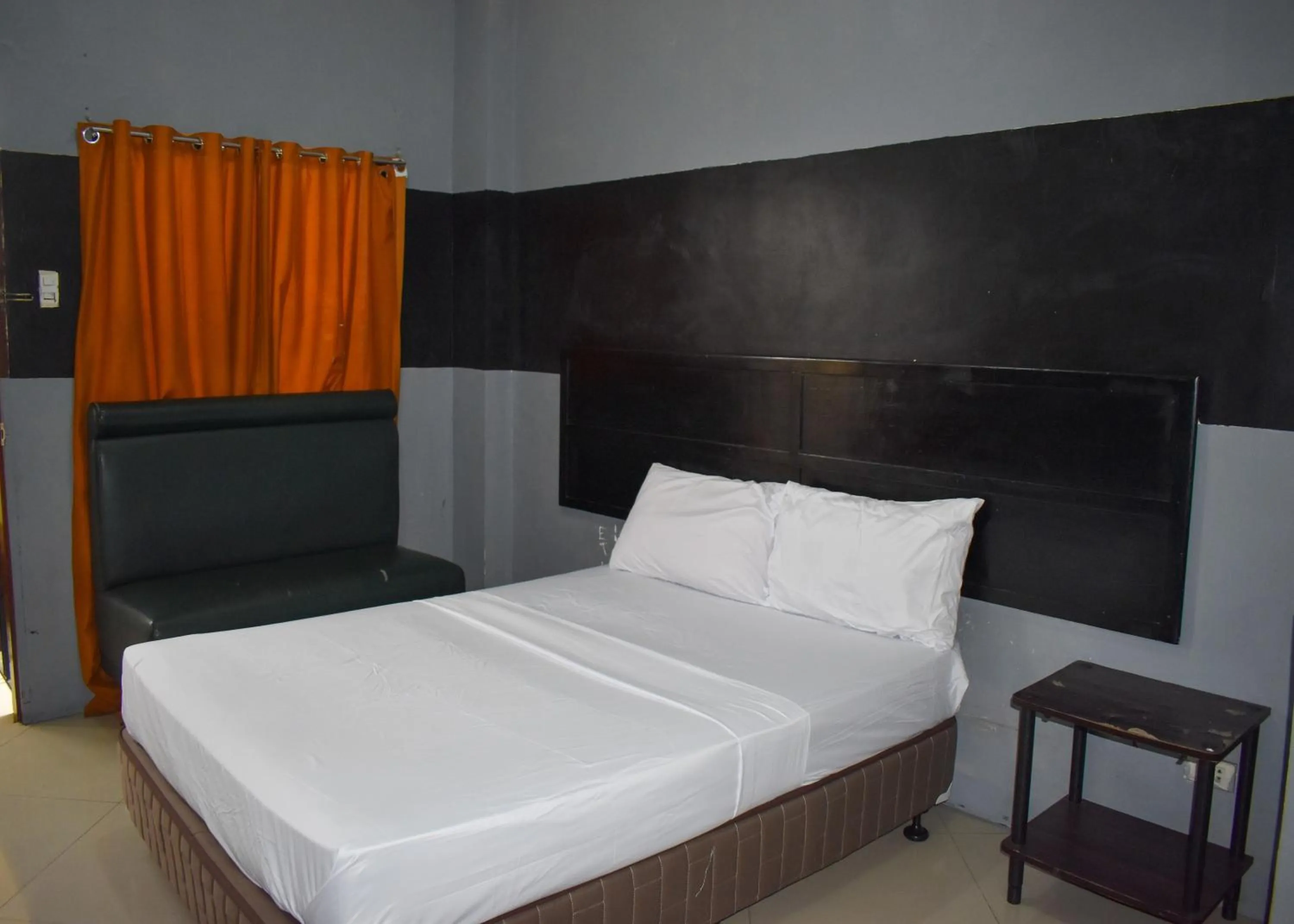 Bed in 1812 VC Lodge