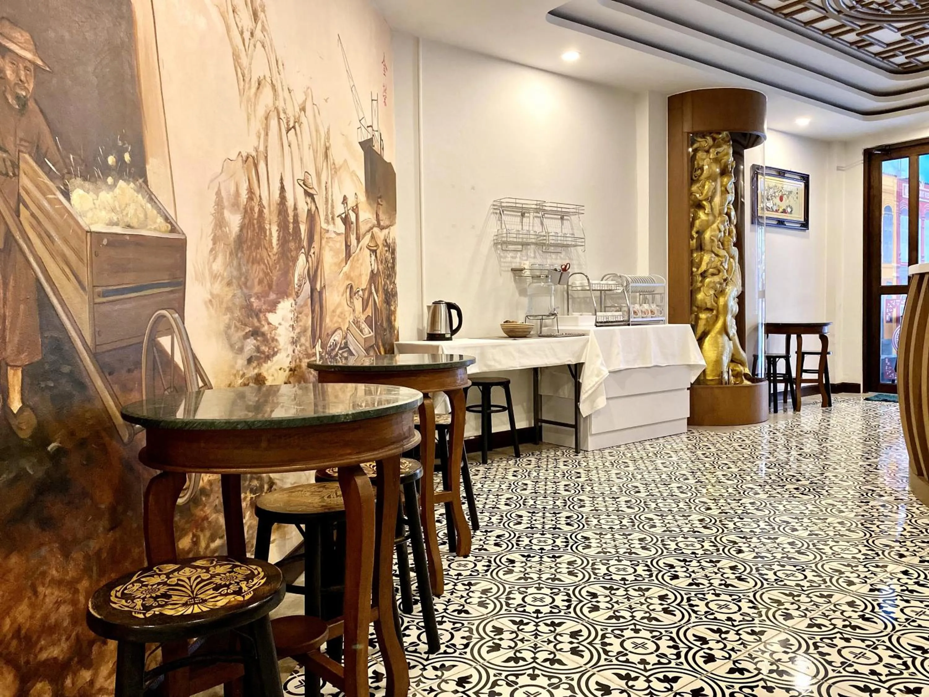 Breakfast in Sunray Beach Hotel Patong