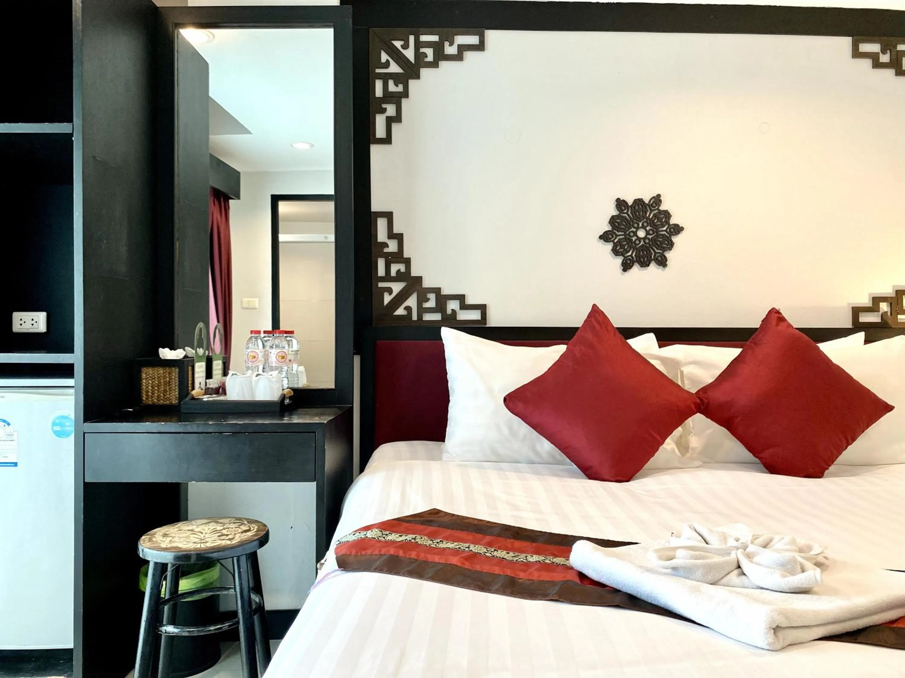 Bed in Sunray Beach Hotel Patong