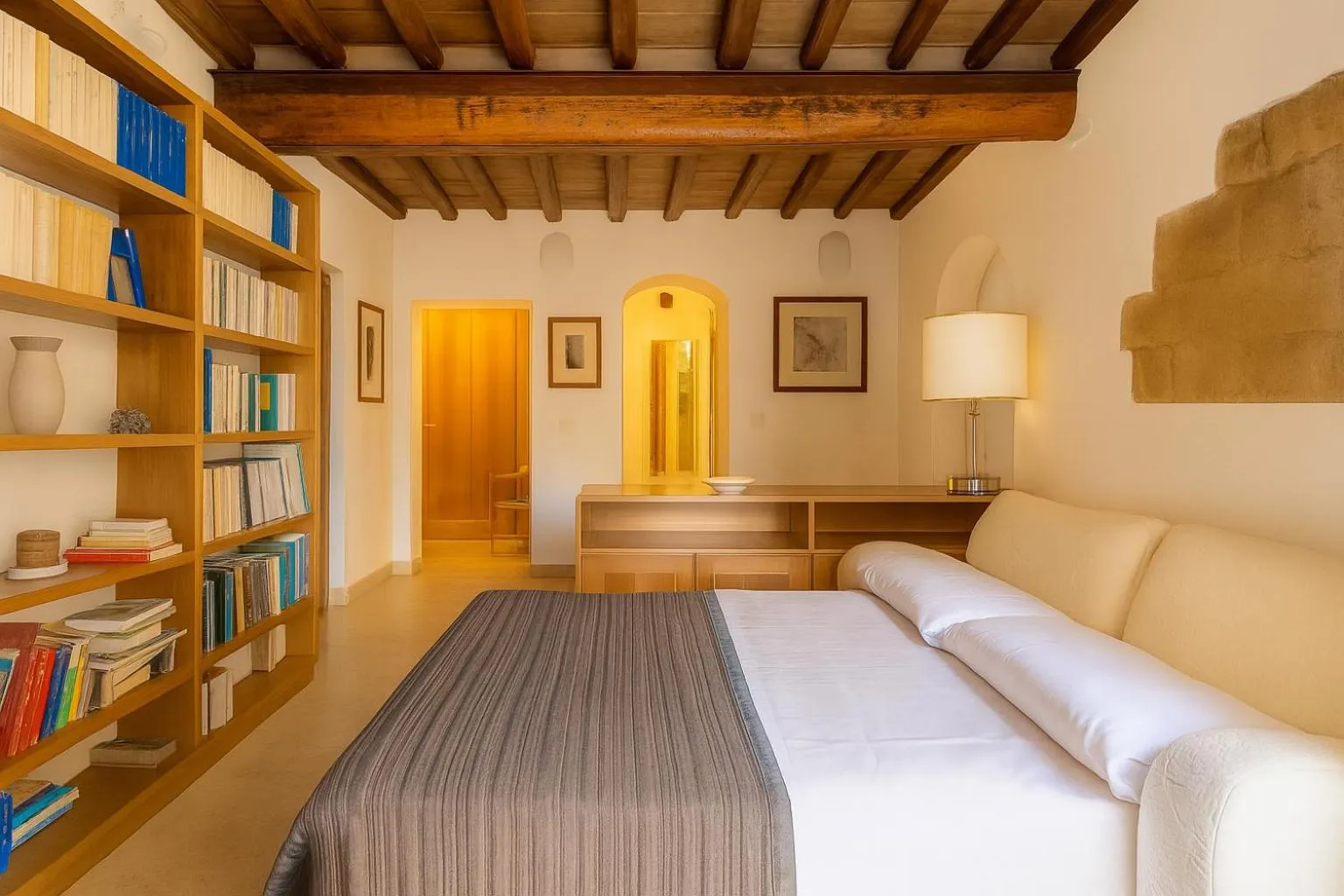 Bed in The Balcony Suite - Piazza del Campo