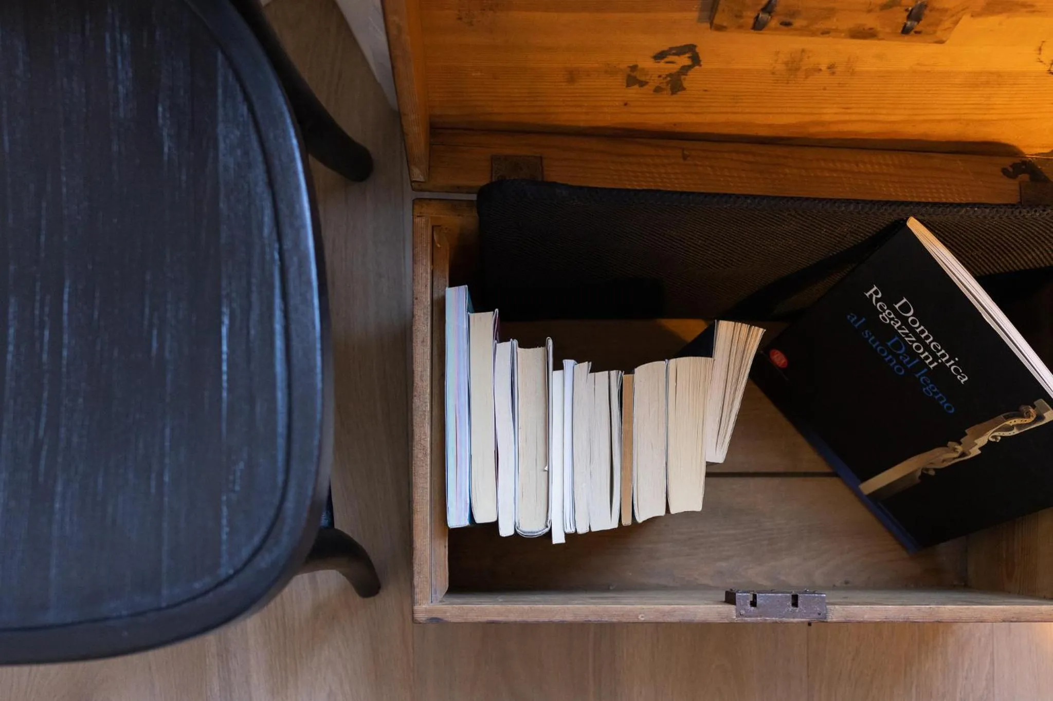 Library in Apartment Ando