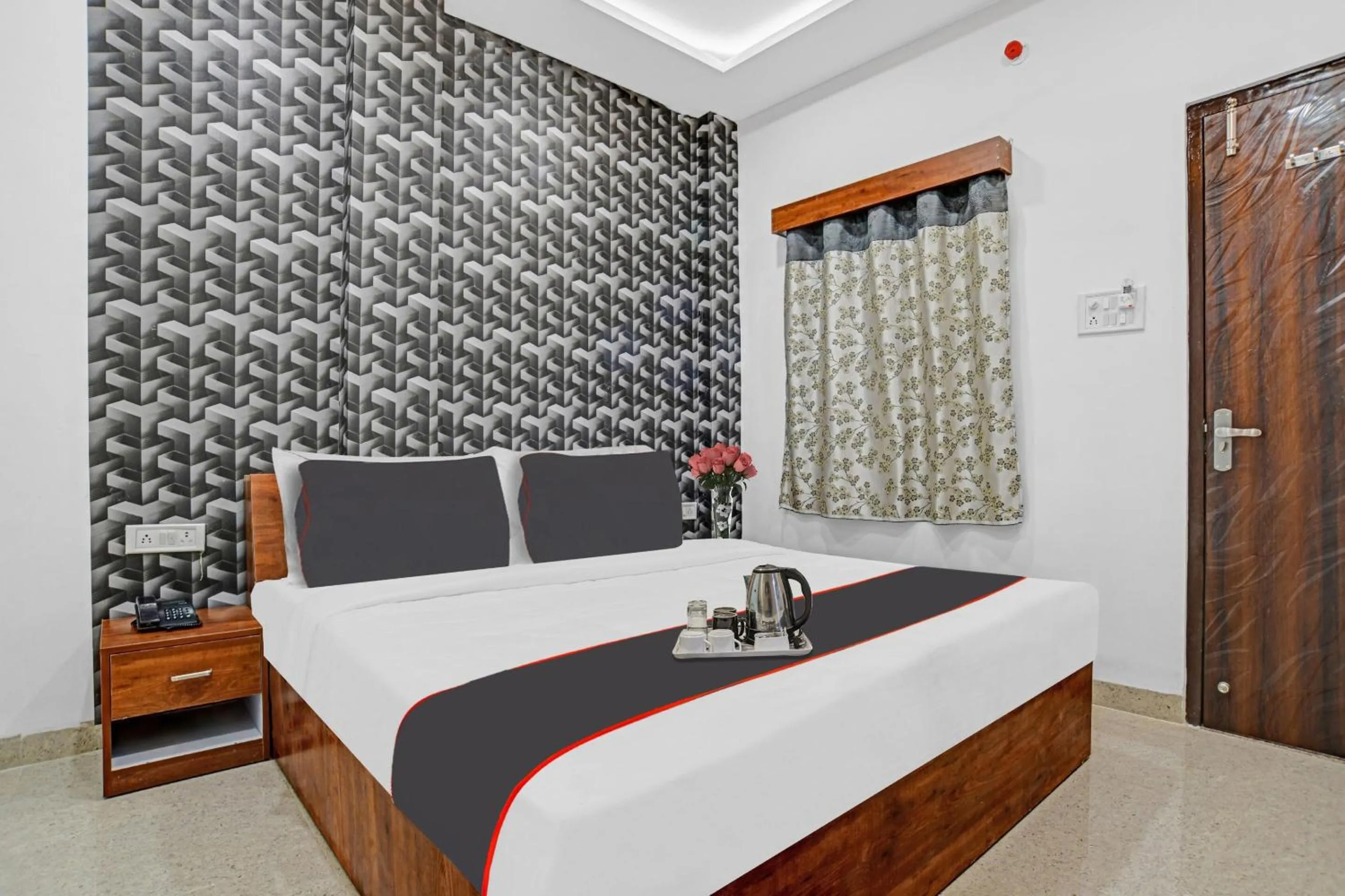 Bedroom, Bed in Hotel O Shivaay