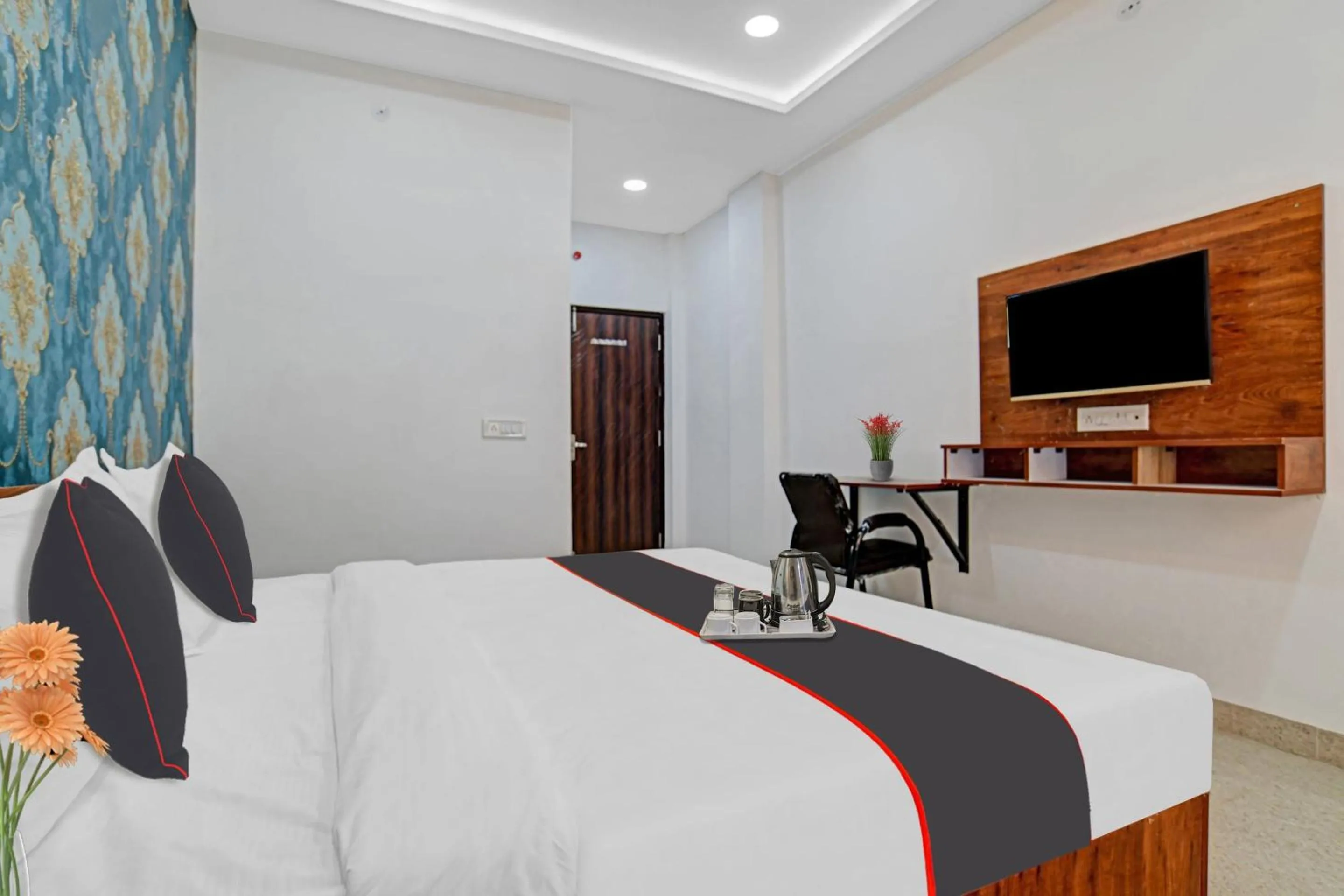 Bedroom, Bed in Hotel O Shivaay